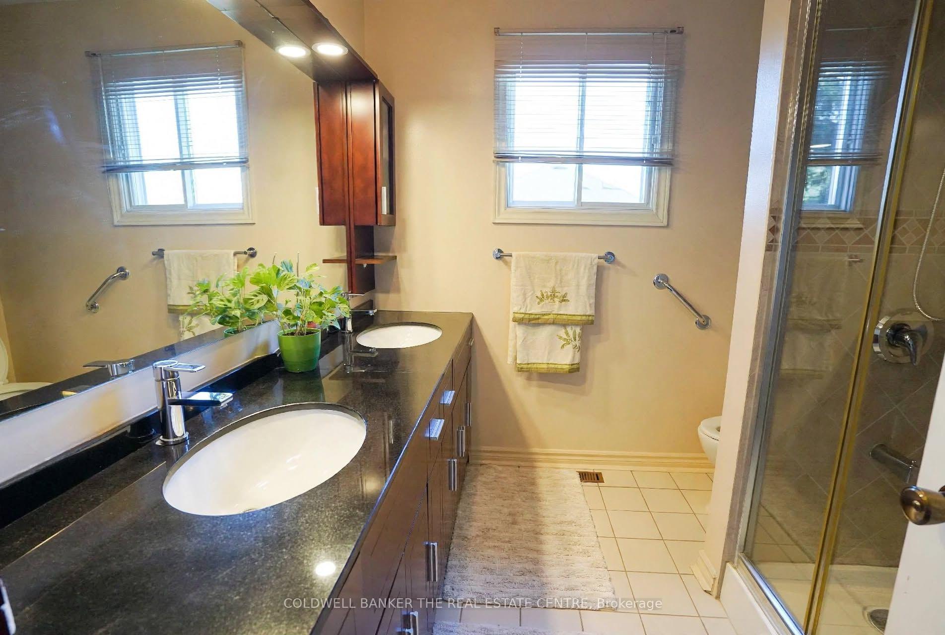 Photo 16 of 28 Fairty Drive, Markham, Middlefield — HOMEH