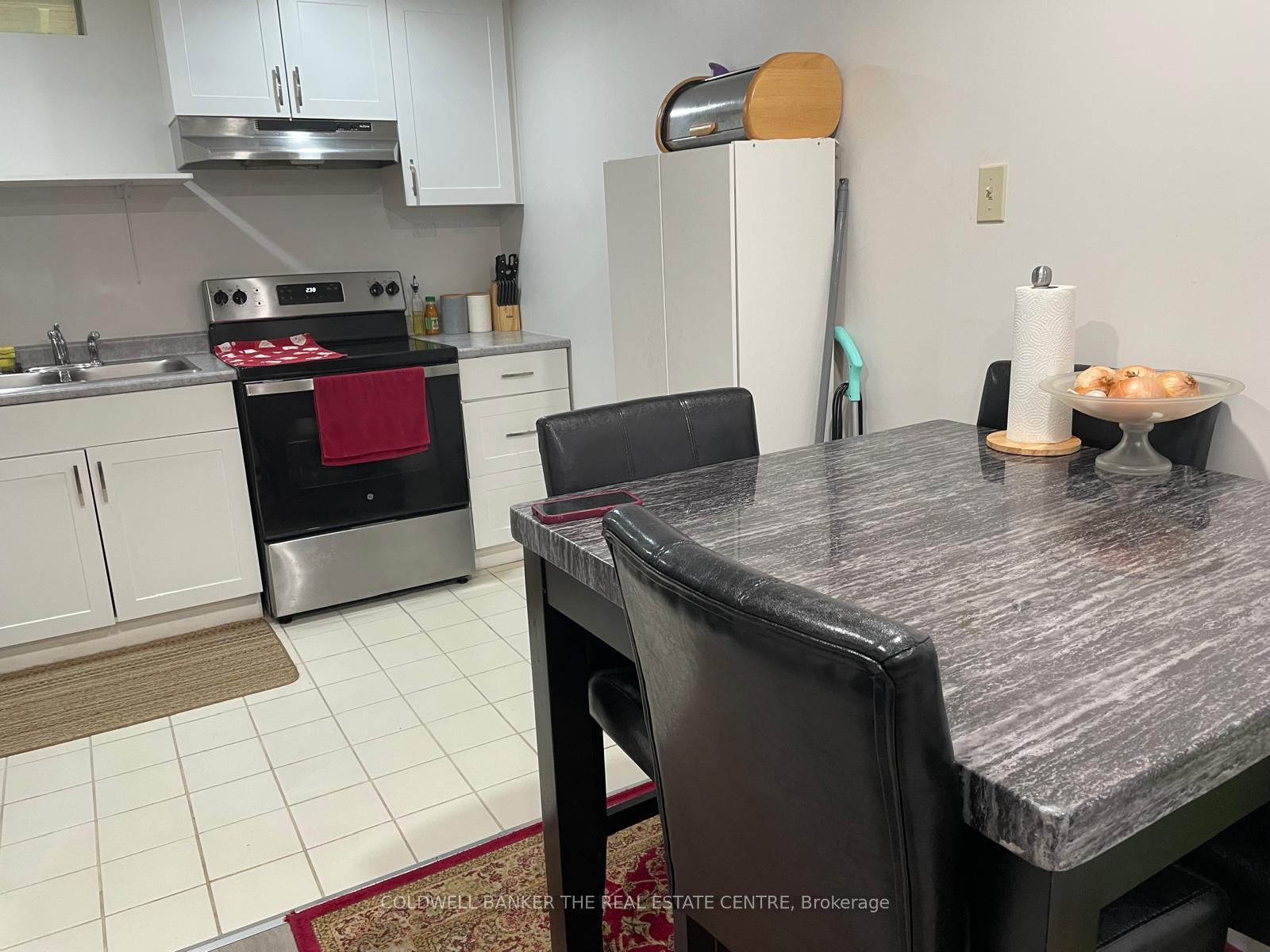 Photo 20 of 28 Fairty Drive, Markham, Middlefield — HOMEH