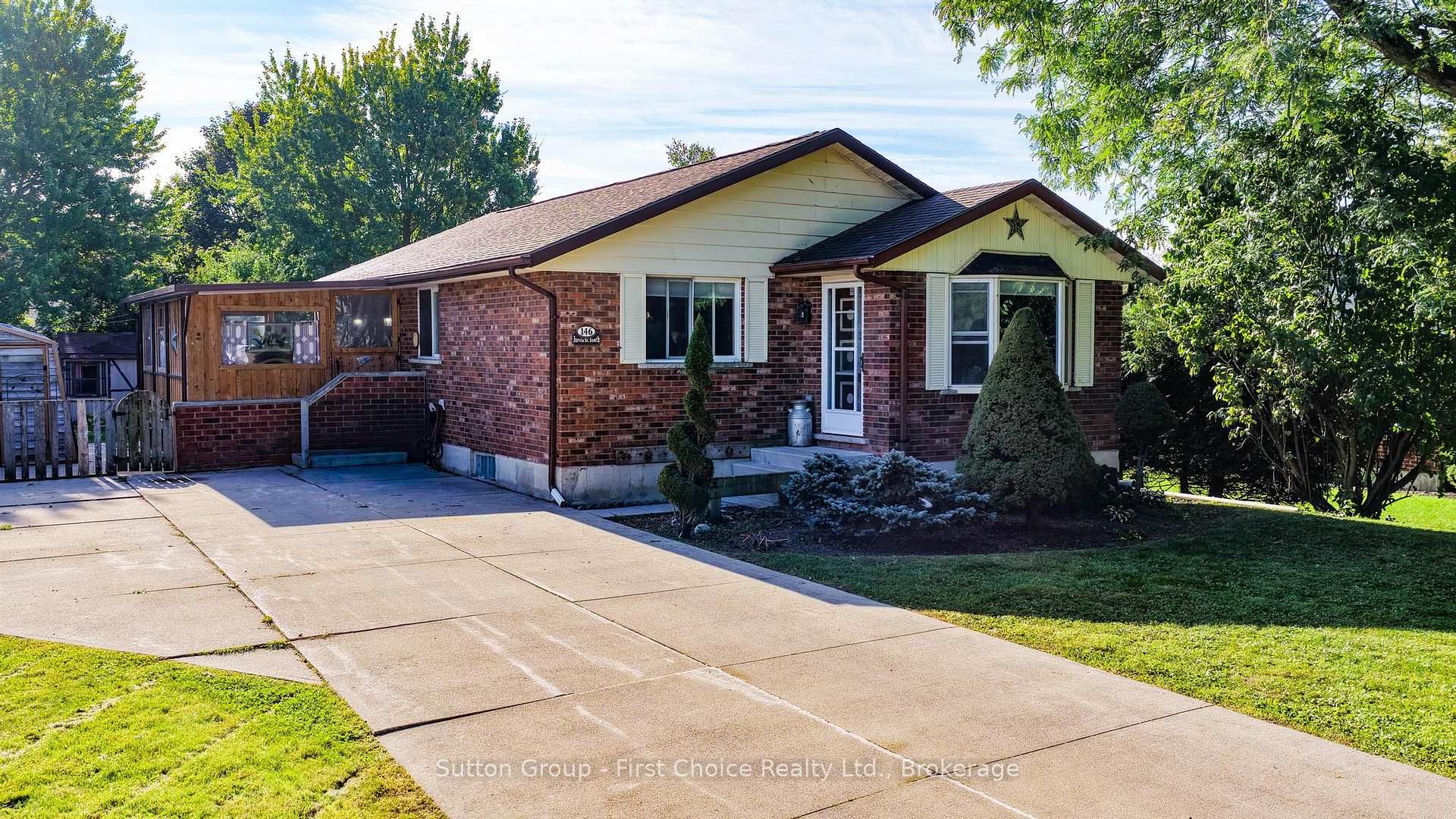 Photo of 146 Jarvis Street S