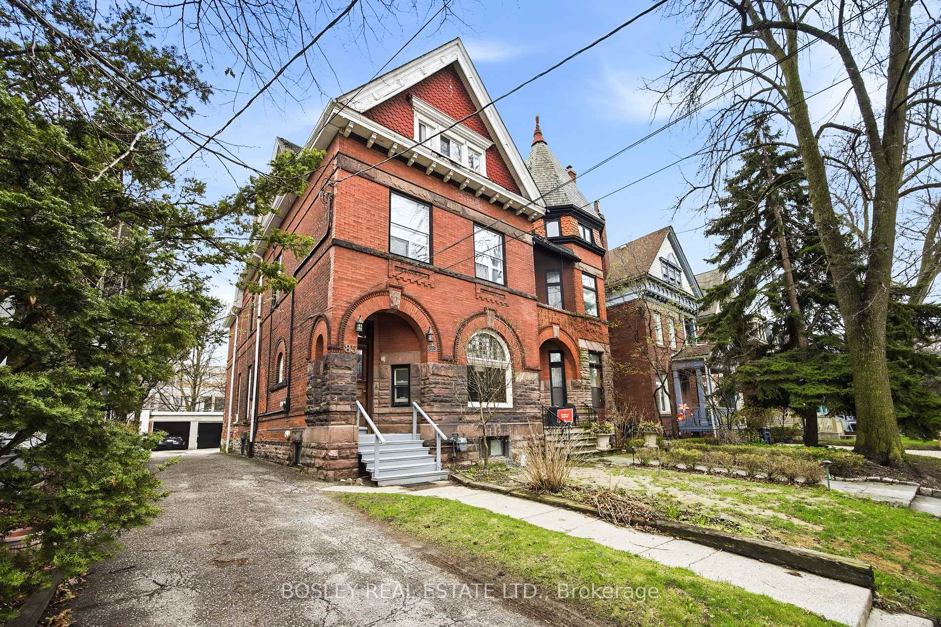 Photo 2 of 85 Walmer Road, Toronto, The Annex — HOMEH