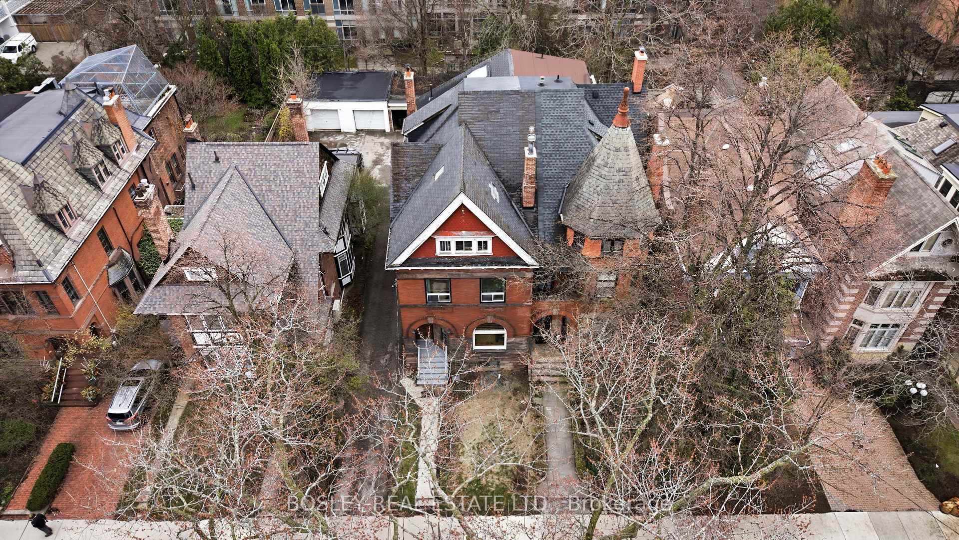 Photo 3 of 85 Walmer Road, Toronto, The Annex — HOMEH