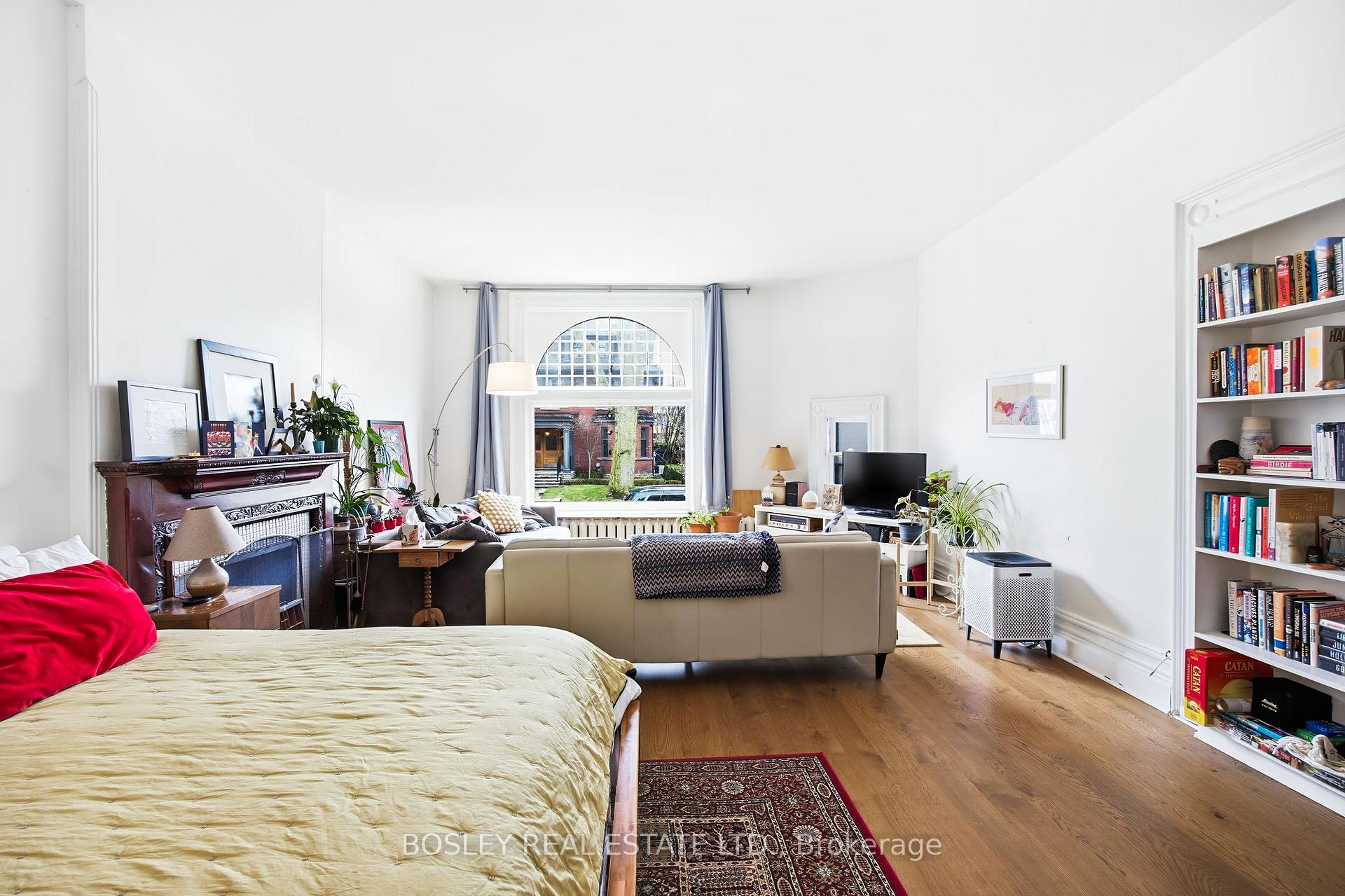 Photo 6 of 85 Walmer Road, Toronto, The Annex — HOMEH