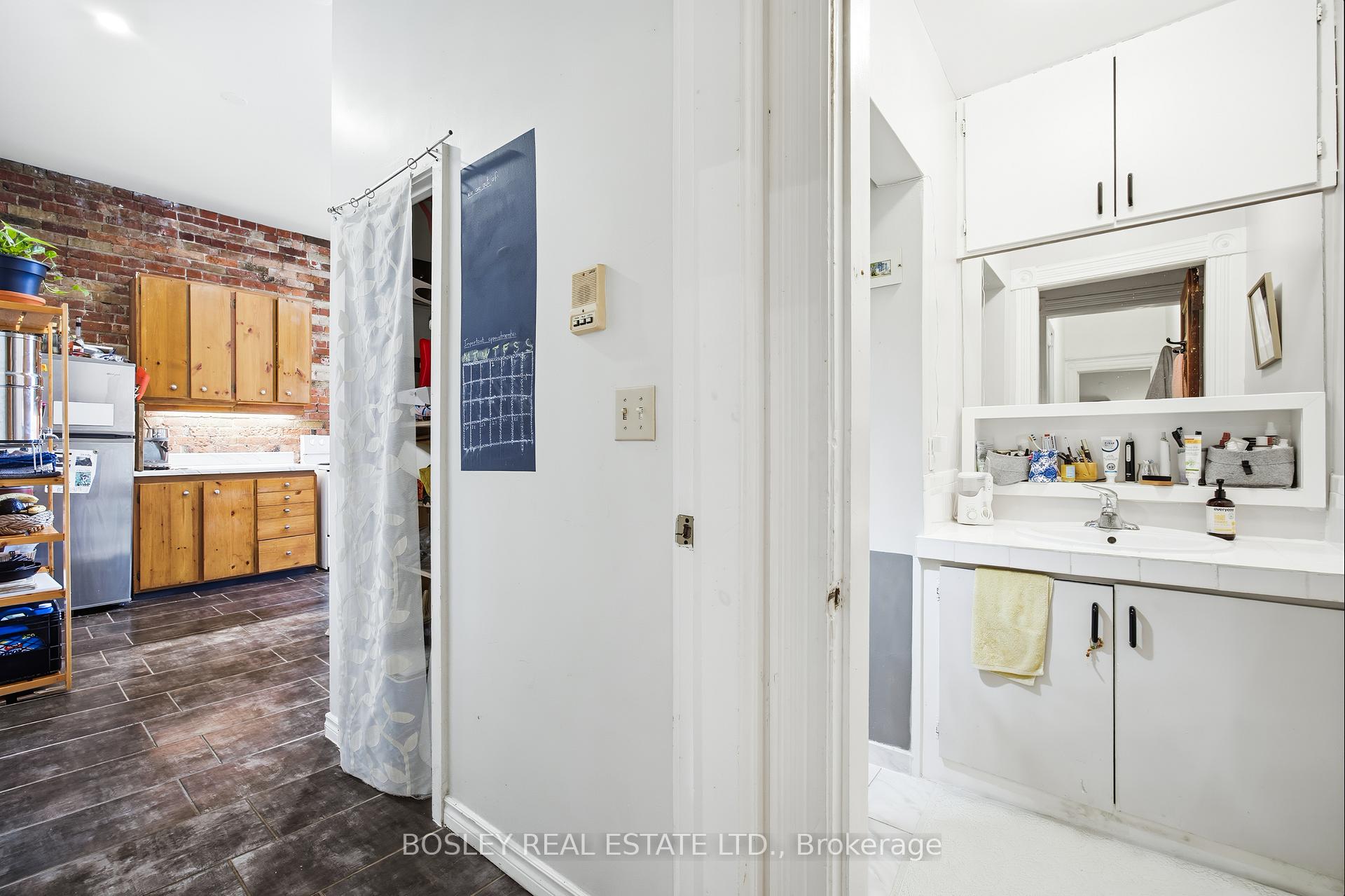 Photo 12 of 85 Walmer Road, Toronto, The Annex — HOMEH