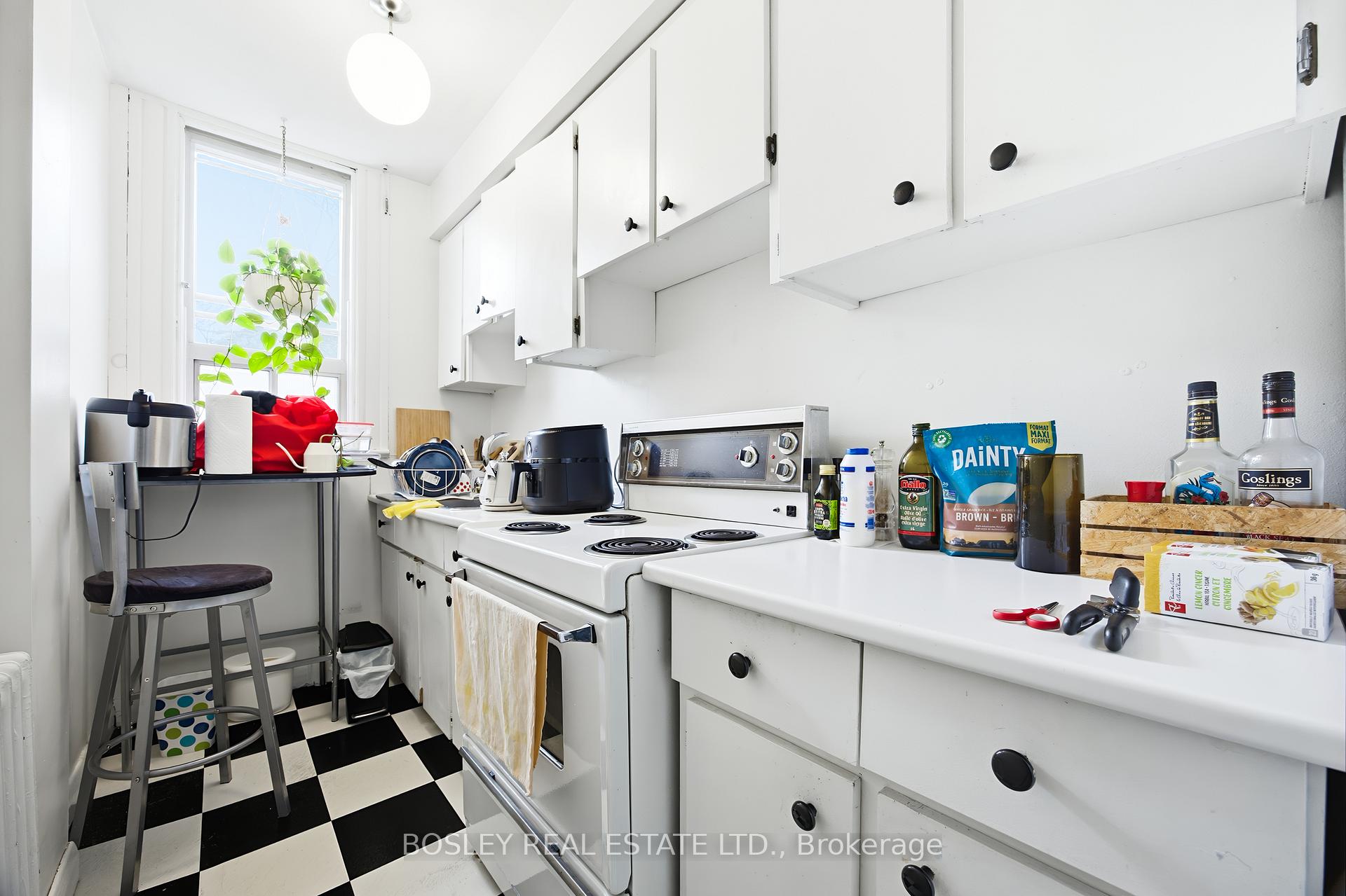 Photo 19 of 85 Walmer Road, Toronto, The Annex — HOMEH