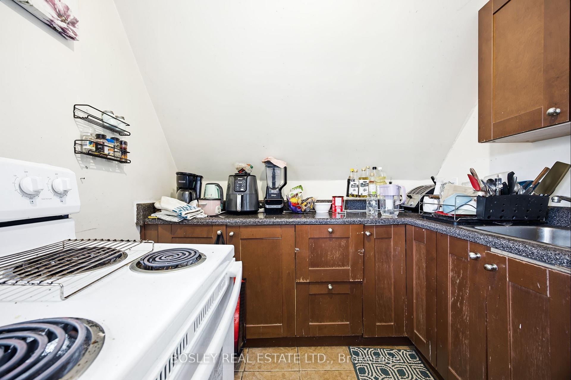 Photo 28 of 85 Walmer Road, Toronto, The Annex — HOMEH