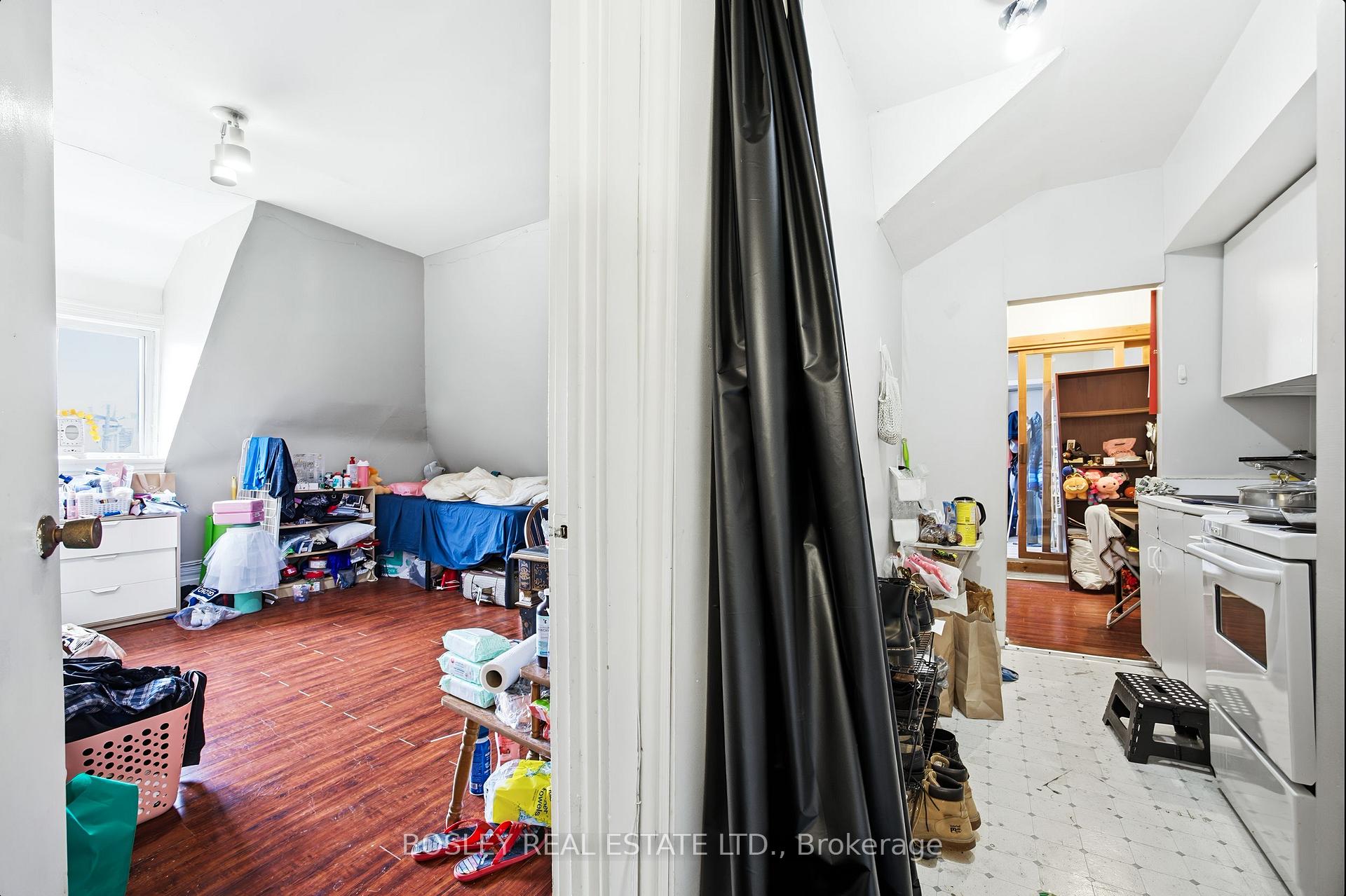 Photo 30 of 85 Walmer Road, Toronto, The Annex — HOMEH