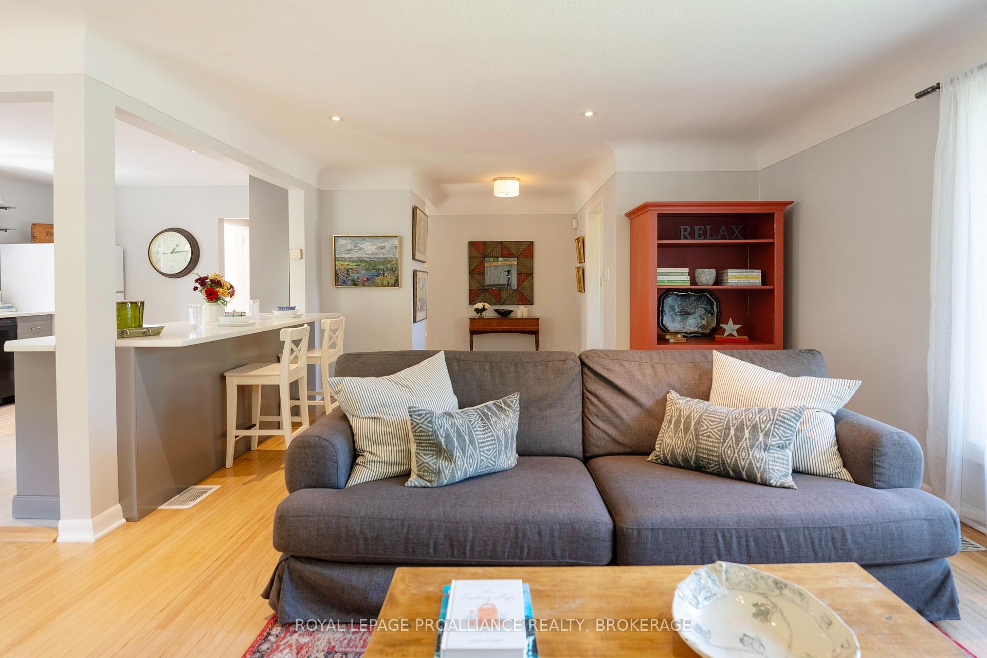 Photo 8 of 302 Arrowhead Place, Kingston, West of Sir John A. Blvd — HOMEH