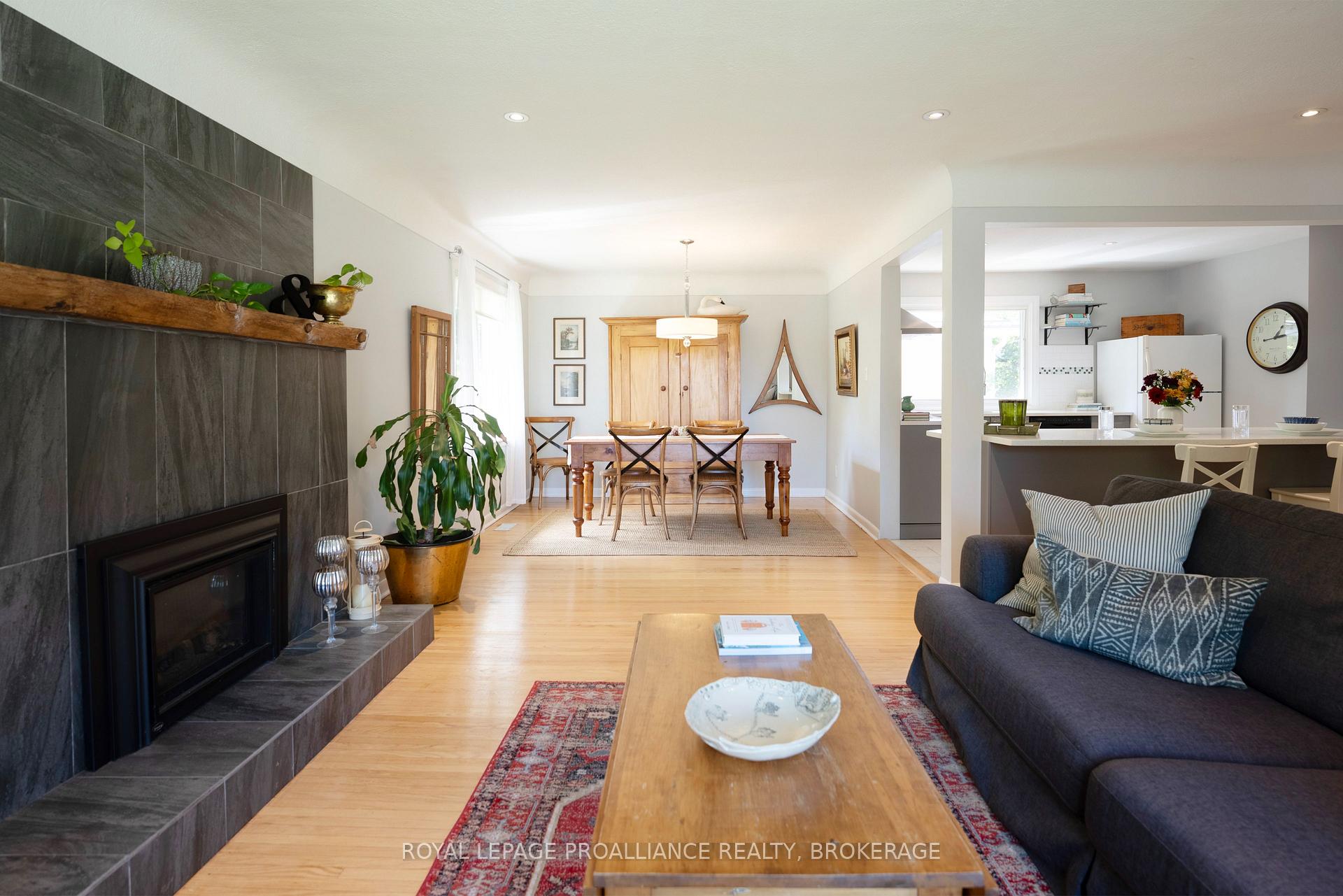 Photo 10 of 302 Arrowhead Place, Kingston, West of Sir John A. Blvd — HOMEH