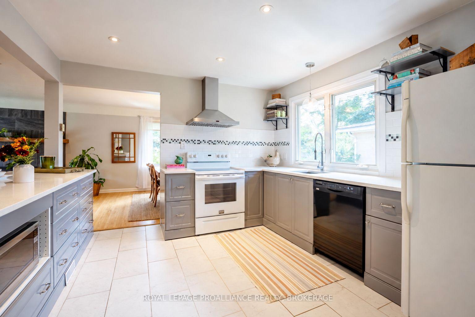 Photo 12 of 302 Arrowhead Place, Kingston, West of Sir John A. Blvd — HOMEH