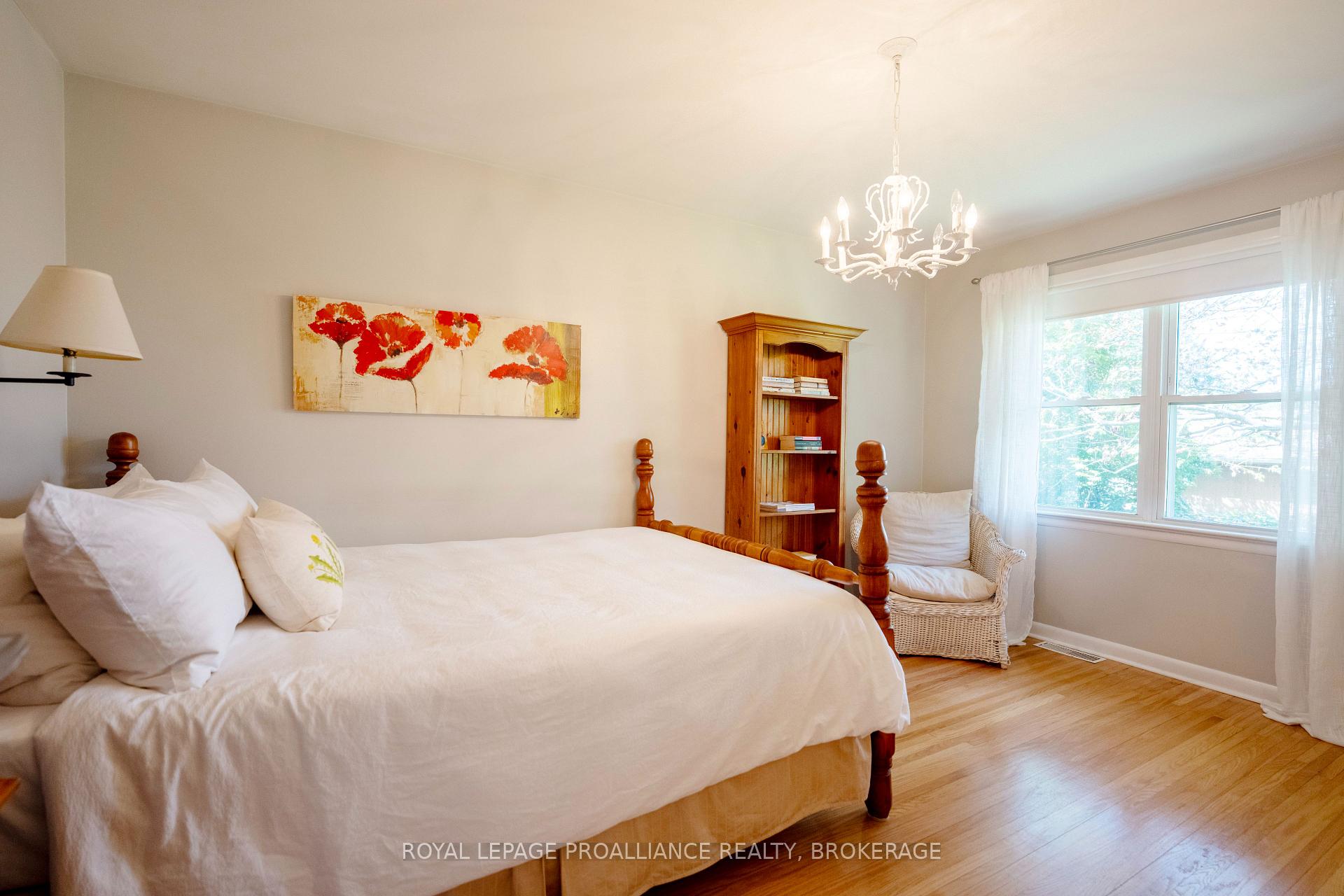 Photo 16 of 302 Arrowhead Place, Kingston, West of Sir John A. Blvd — HOMEH