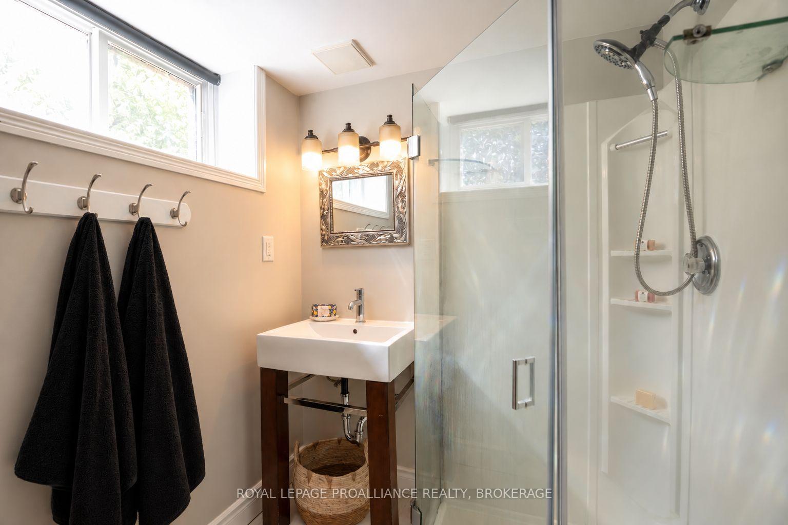 Photo 20 of 302 Arrowhead Place, Kingston, West of Sir John A. Blvd — HOMEH