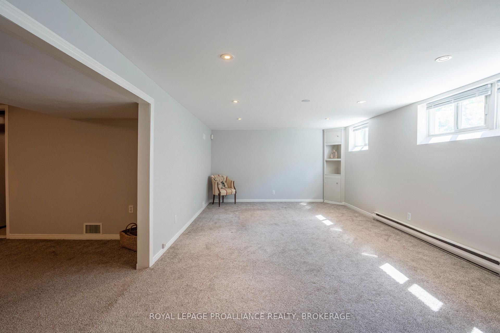 Photo 23 of 302 Arrowhead Place, Kingston, West of Sir John A. Blvd — HOMEH