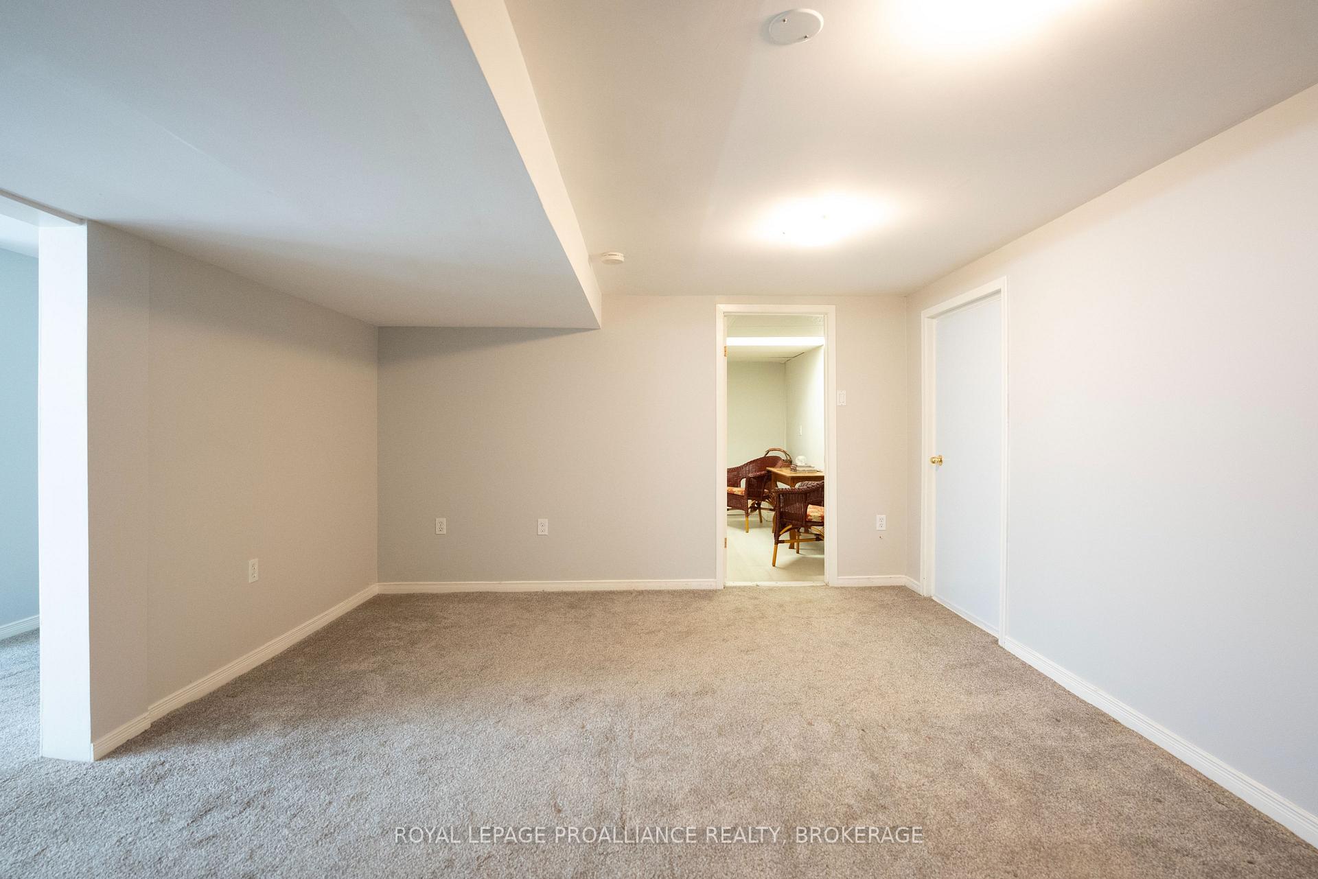 Photo 25 of 302 Arrowhead Place, Kingston, West of Sir John A. Blvd — HOMEH