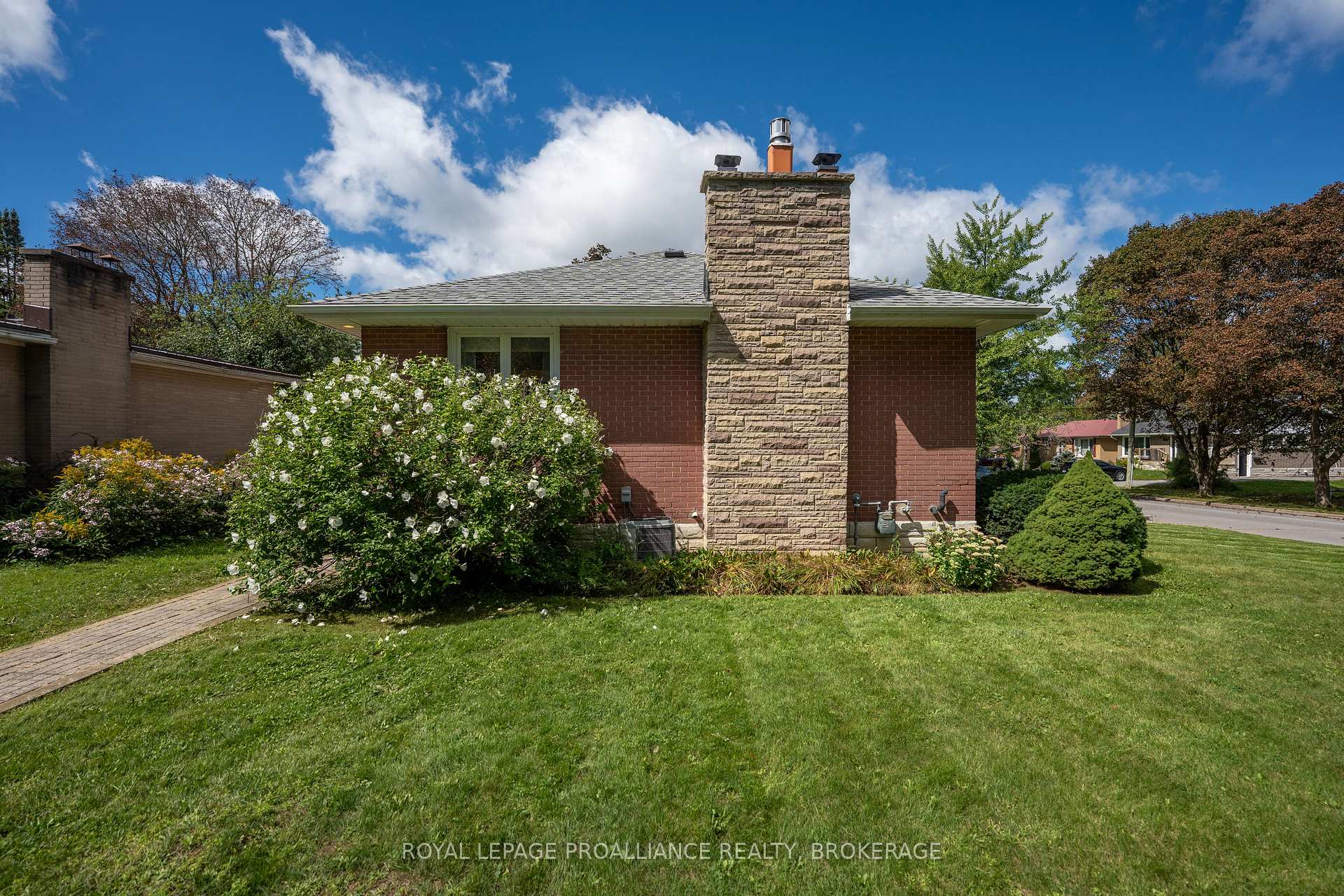 Photo 31 of 302 Arrowhead Place, Kingston, West of Sir John A. Blvd — HOMEH