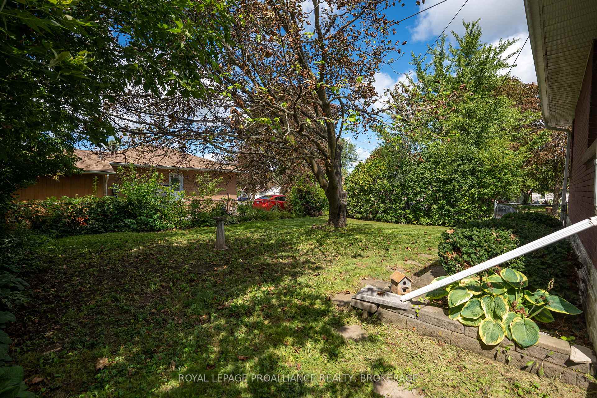 Photo 32 of 302 Arrowhead Place, Kingston, West of Sir John A. Blvd — HOMEH