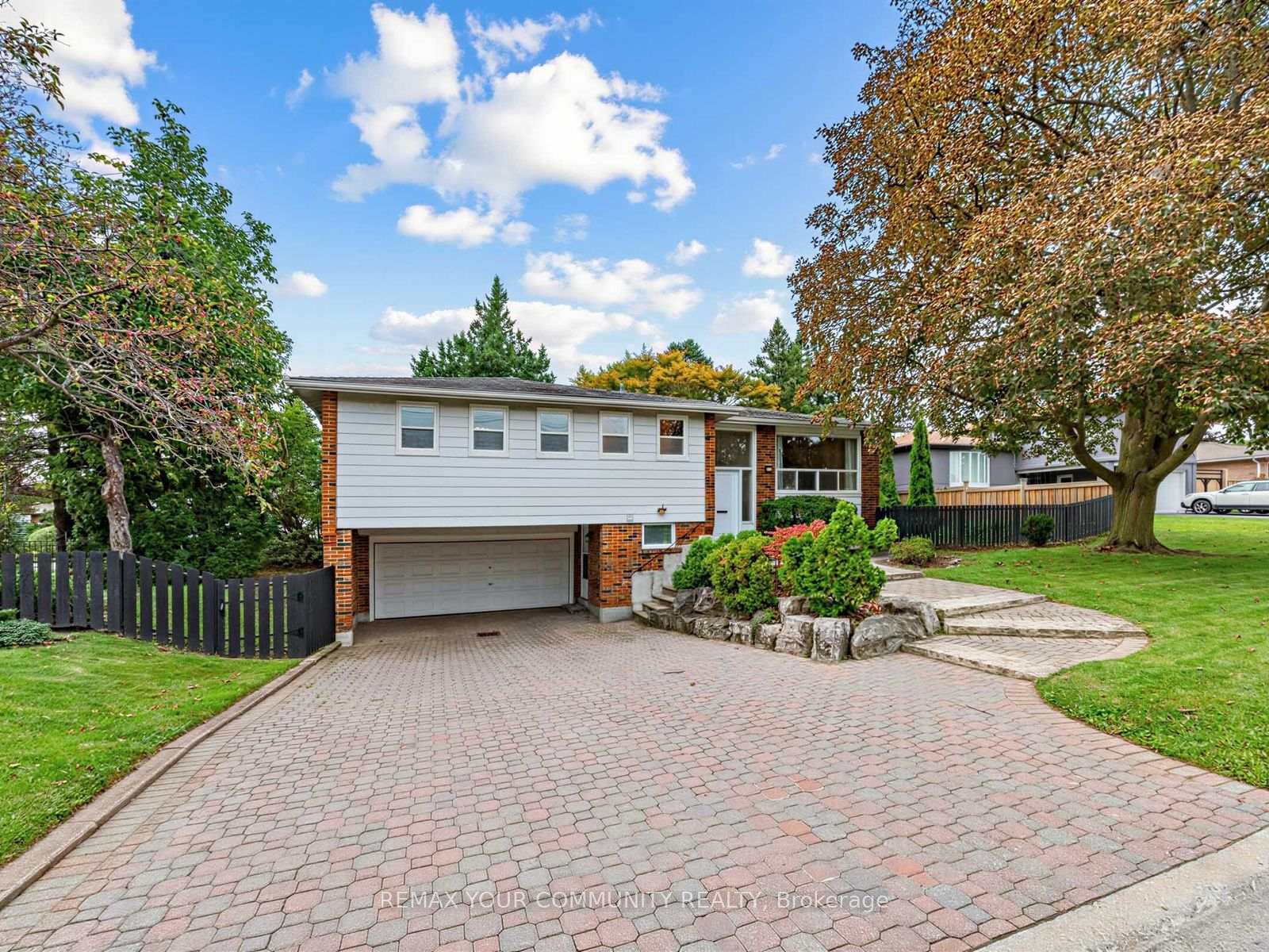 Photo 2 of 182 Bay Thorn Drive, Markham, Royal Orchard — HOMEH