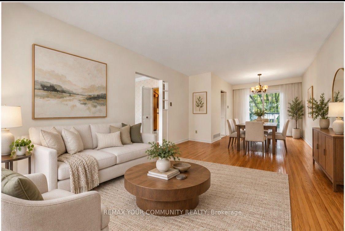 Photo 6 of 182 Bay Thorn Drive, Markham, Royal Orchard — HOMEH