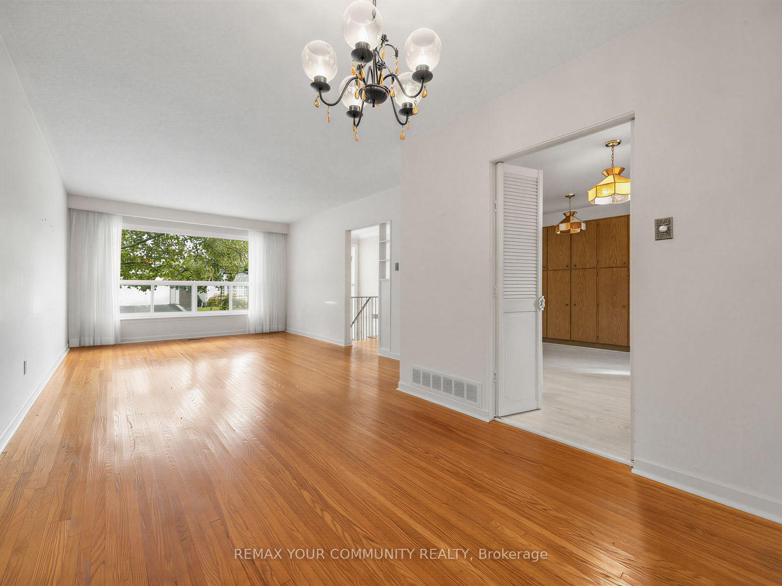 Photo 13 of 182 Bay Thorn Drive, Markham, Royal Orchard — HOMEH