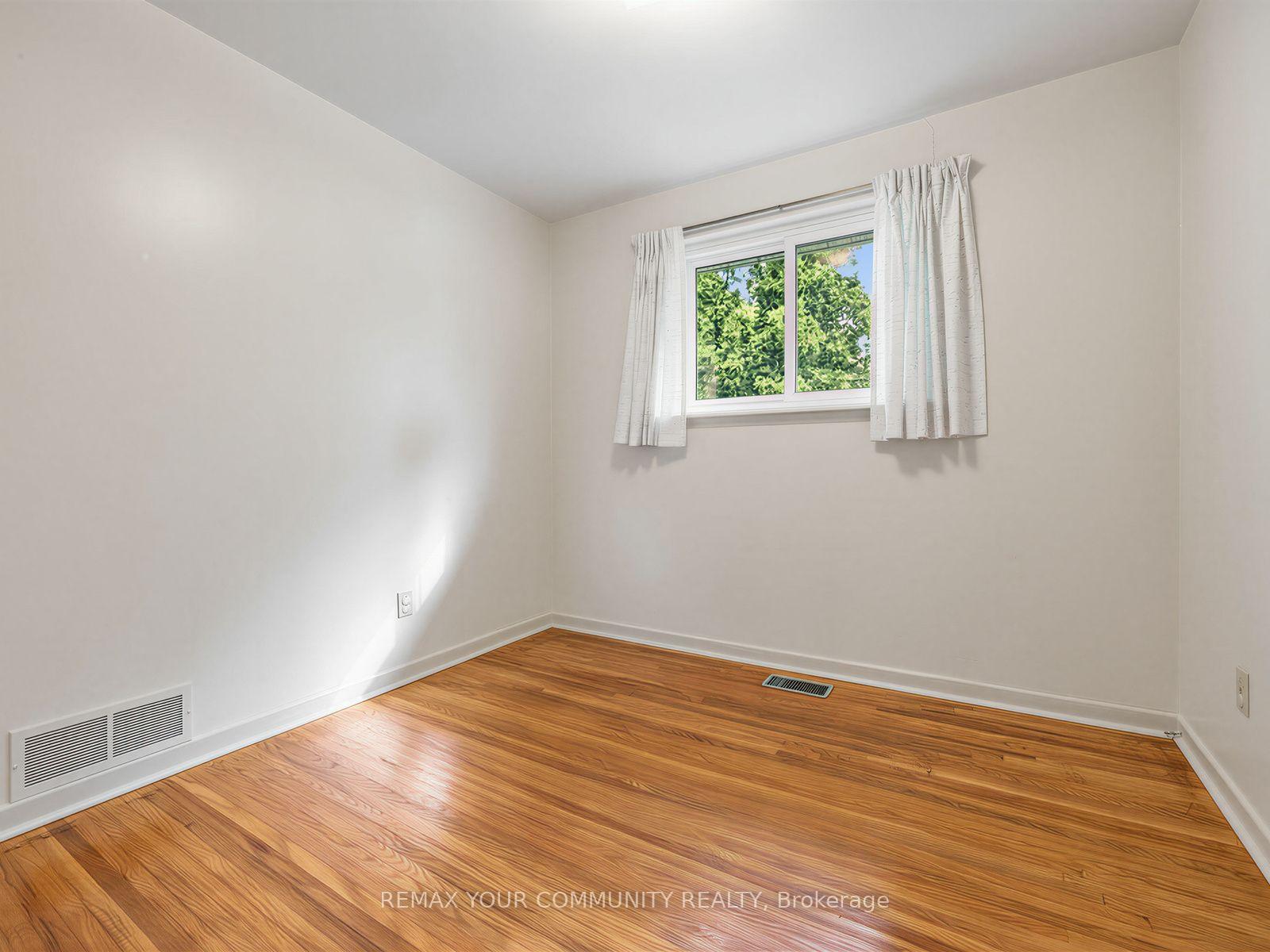 Photo 28 of 182 Bay Thorn Drive, Markham, Royal Orchard — HOMEH
