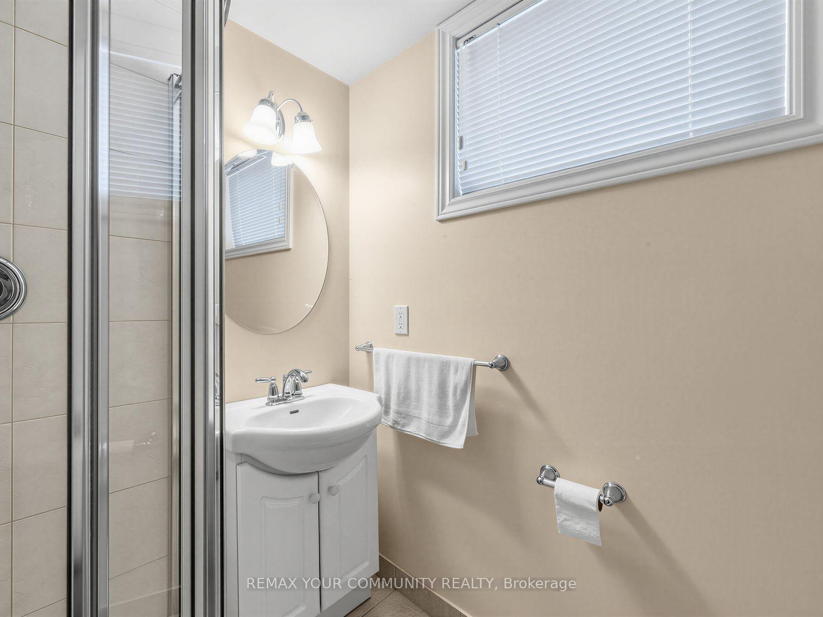 Photo 37 of 182 Bay Thorn Drive, Markham, Royal Orchard — HOMEH