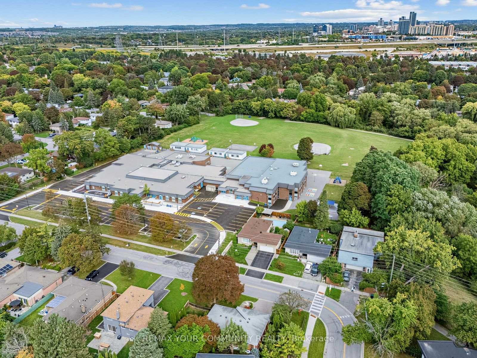 Photo 47 of 182 Bay Thorn Drive, Markham, Royal Orchard — HOMEH