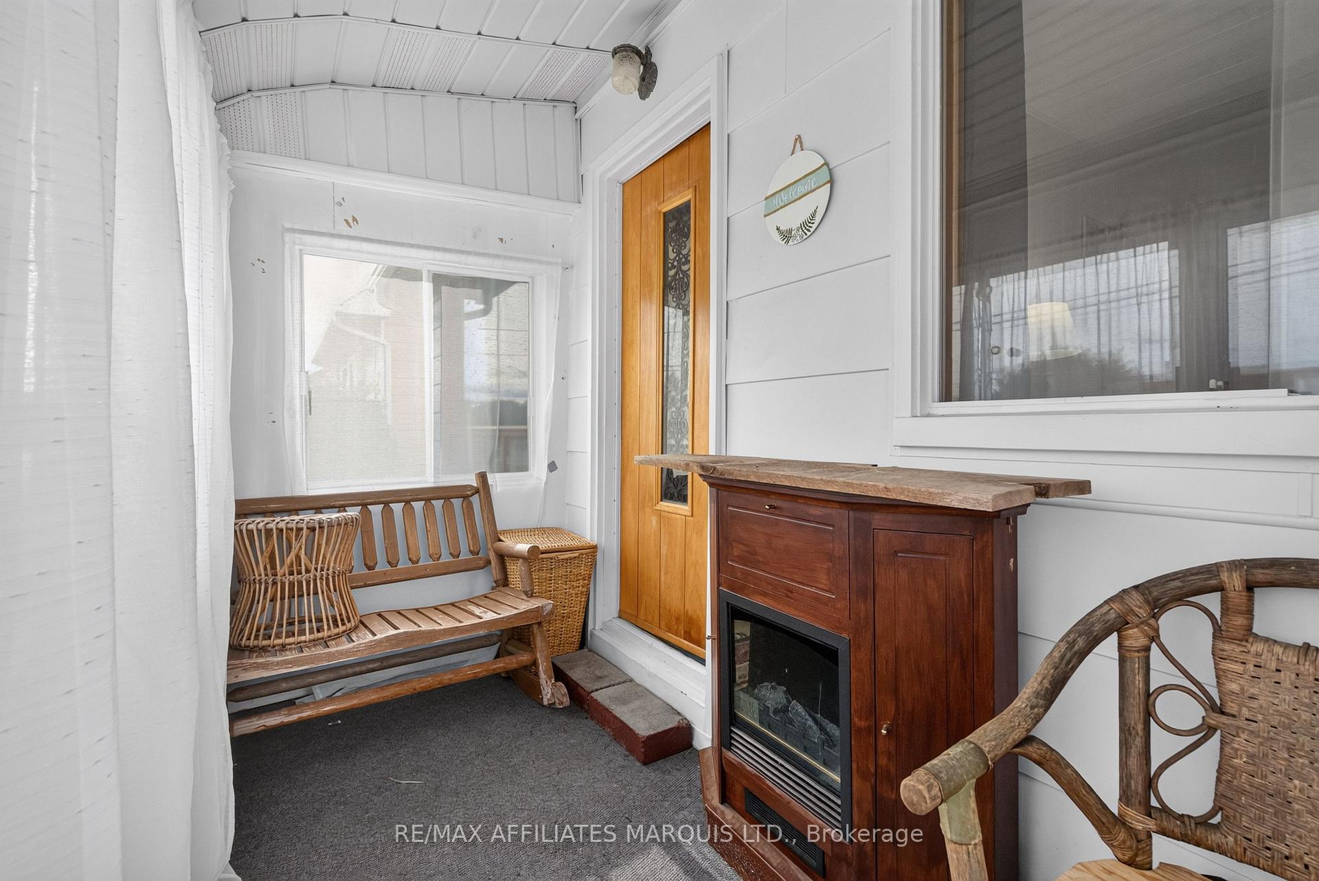 Photo 4 of 41 Eleventh Street E, Cornwall, Cornwall — HOMEH