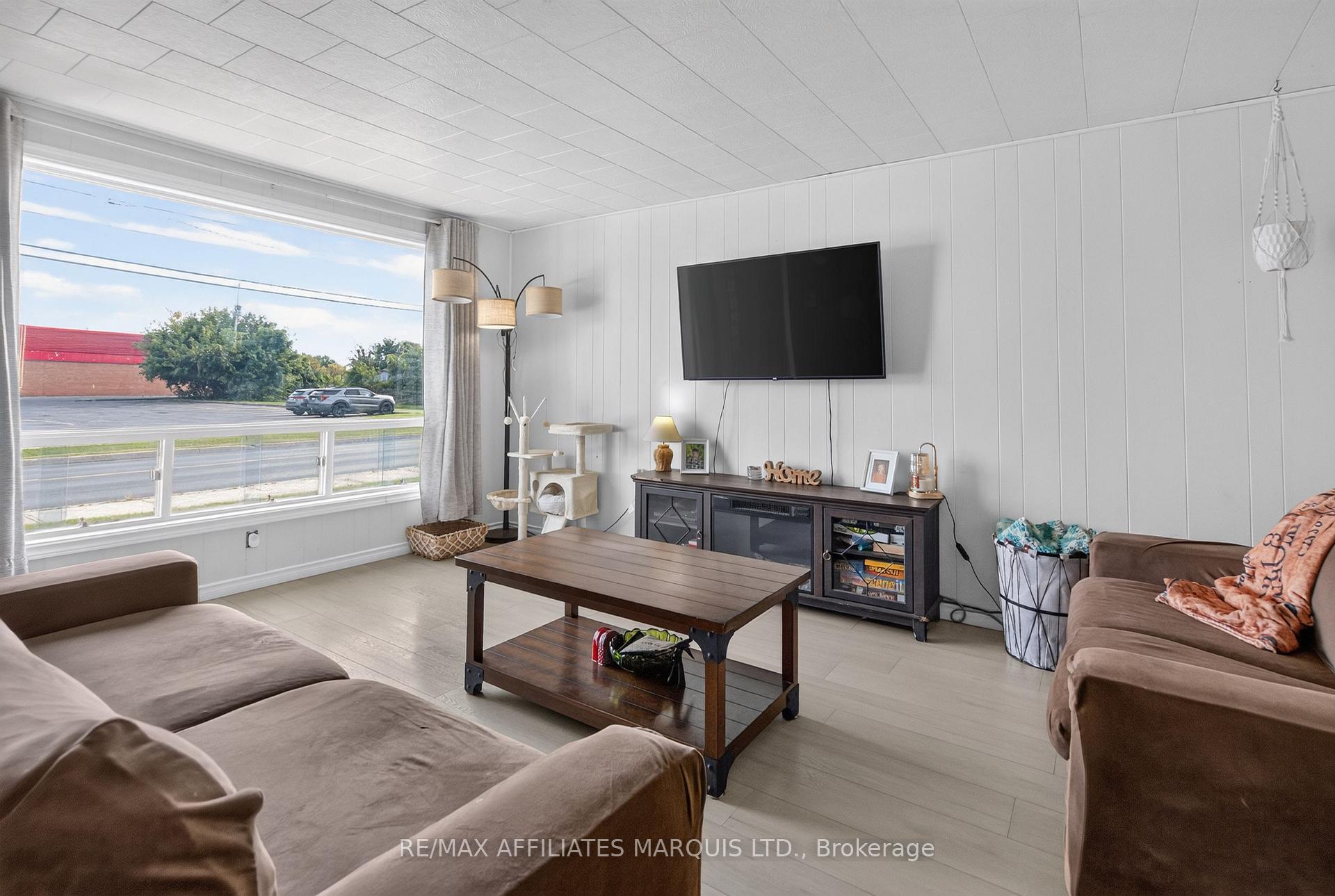 Photo 7 of 41 Eleventh Street E, Cornwall, Cornwall — HOMEH