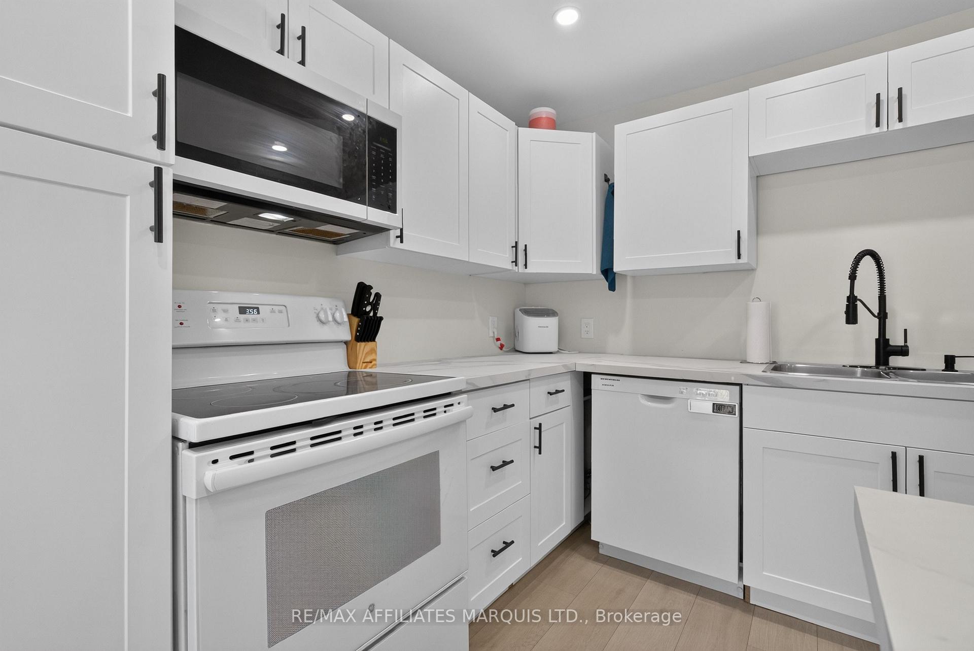Photo 12 of 41 Eleventh Street E, Cornwall, Cornwall — HOMEH
