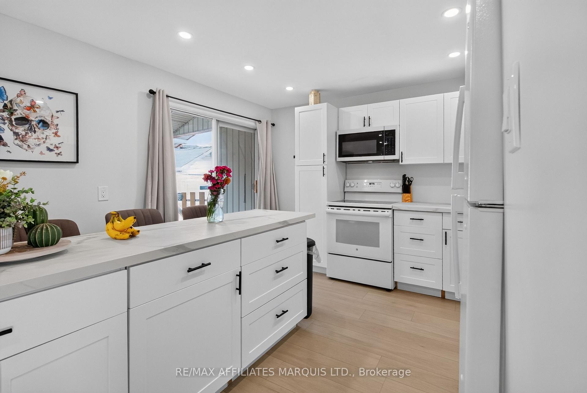 Photo 15 of 41 Eleventh Street E, Cornwall, Cornwall — HOMEH
