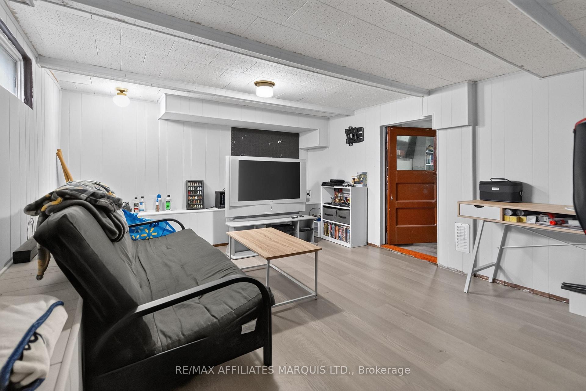 Photo 35 of 41 Eleventh Street E, Cornwall, Cornwall — HOMEH