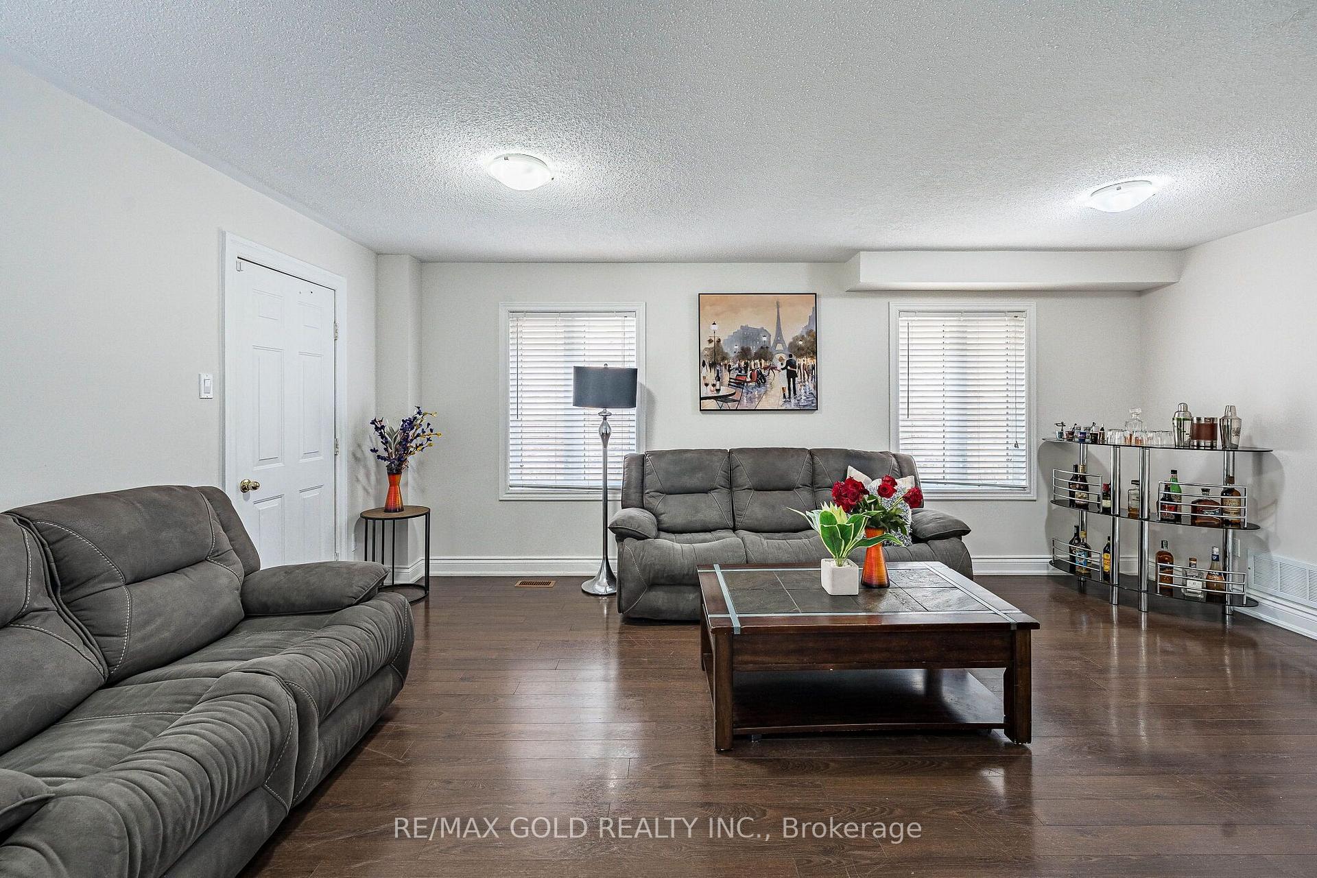 Photo 6 of 329 Howard Crescent, Orangeville — HOMEH