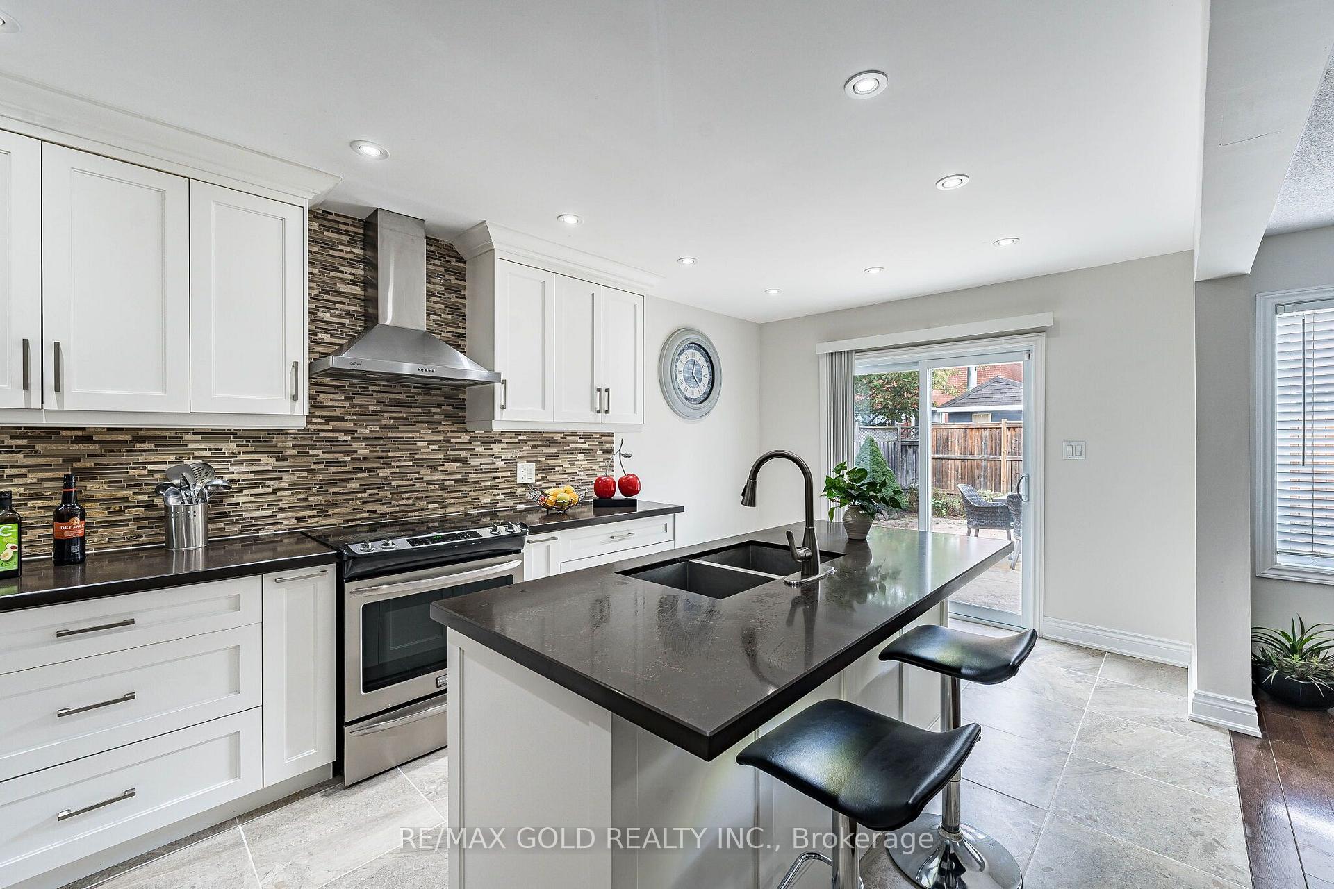 Photo 9 of 329 Howard Crescent, Orangeville — HOMEH