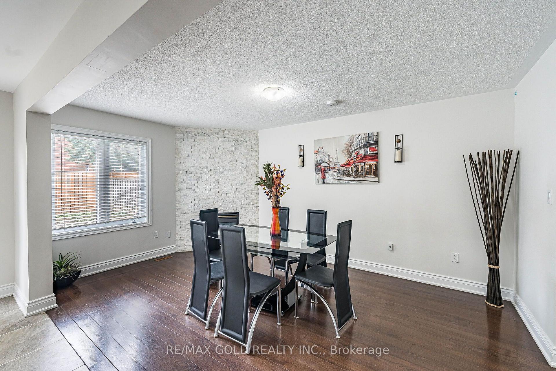 Photo 12 of 329 Howard Crescent, Orangeville — HOMEH