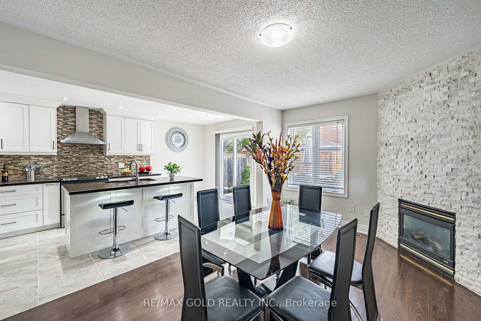 Photo 15 of 329 Howard Crescent, Orangeville — HOMEH