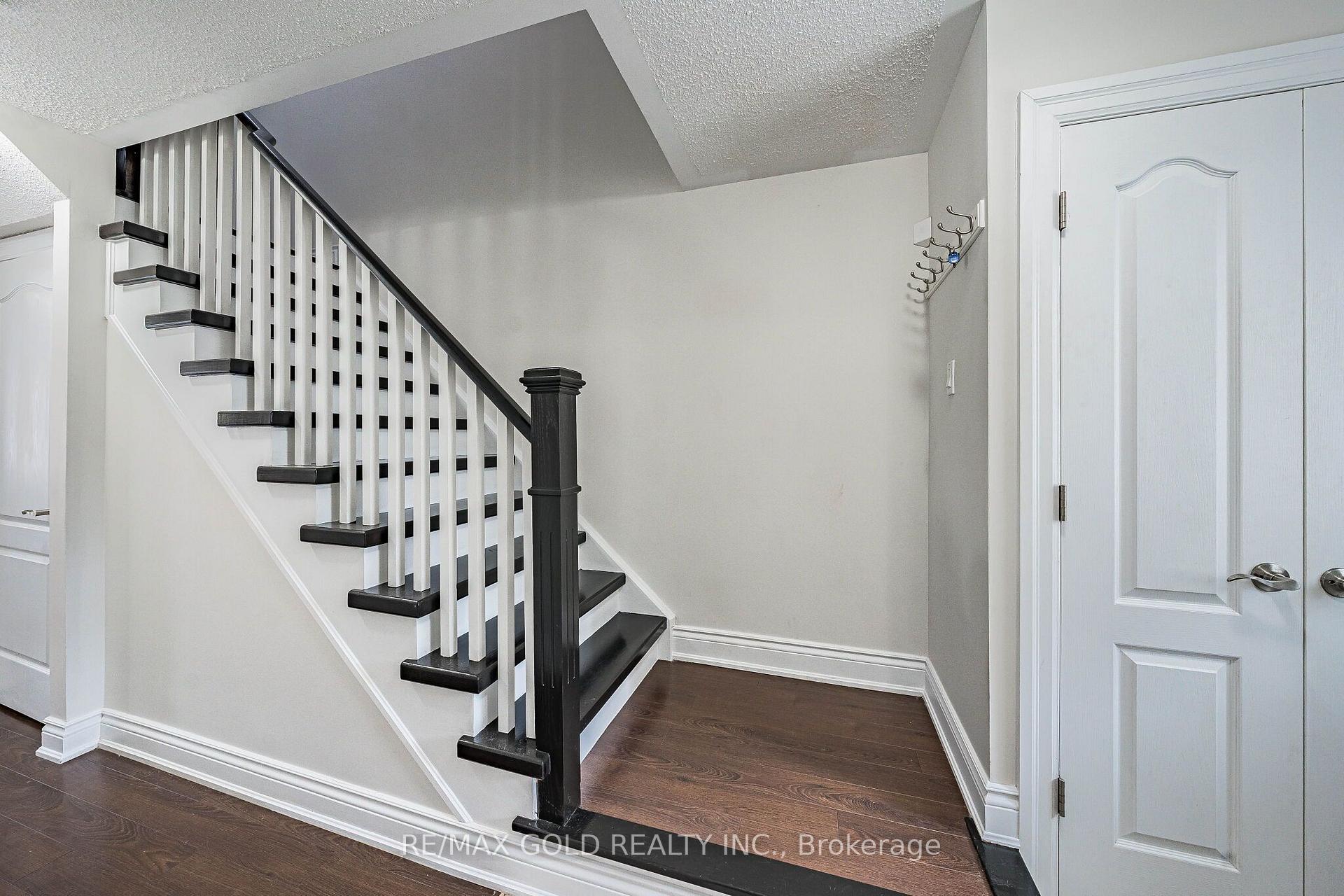 Photo 16 of 329 Howard Crescent, Orangeville — HOMEH