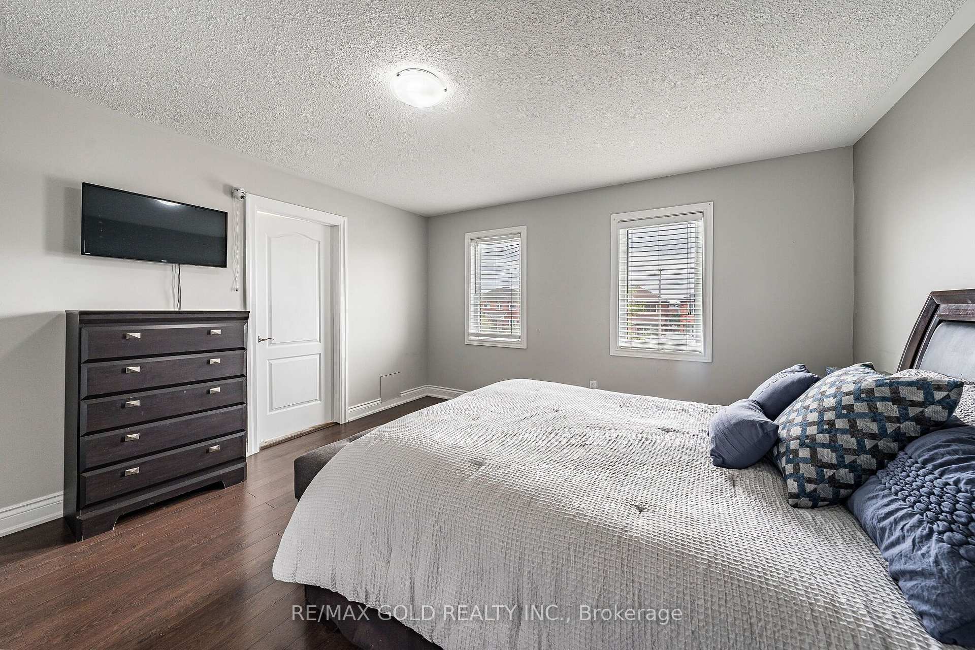 Photo 19 of 329 Howard Crescent, Orangeville — HOMEH