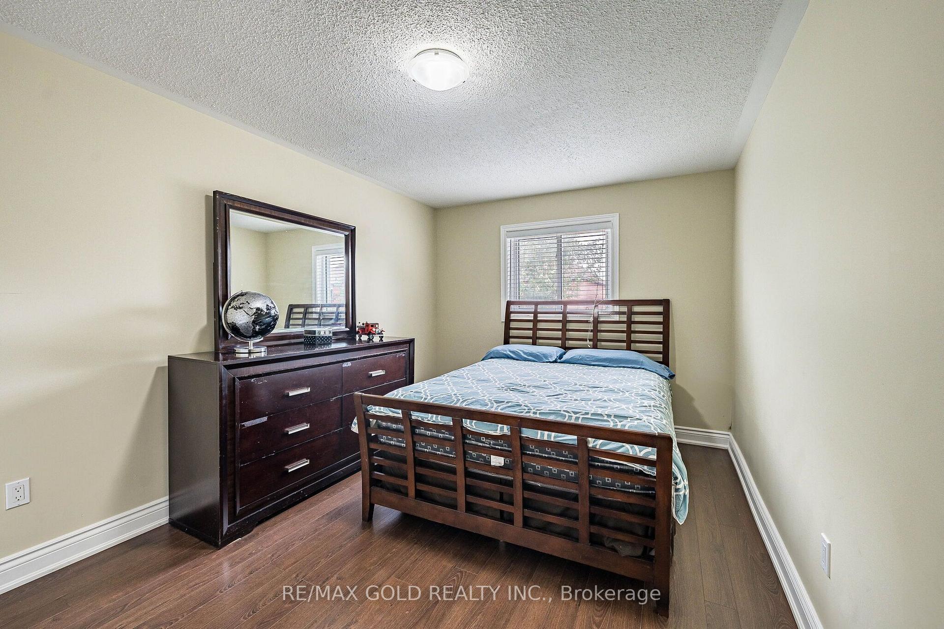 Photo 23 of 329 Howard Crescent, Orangeville — HOMEH