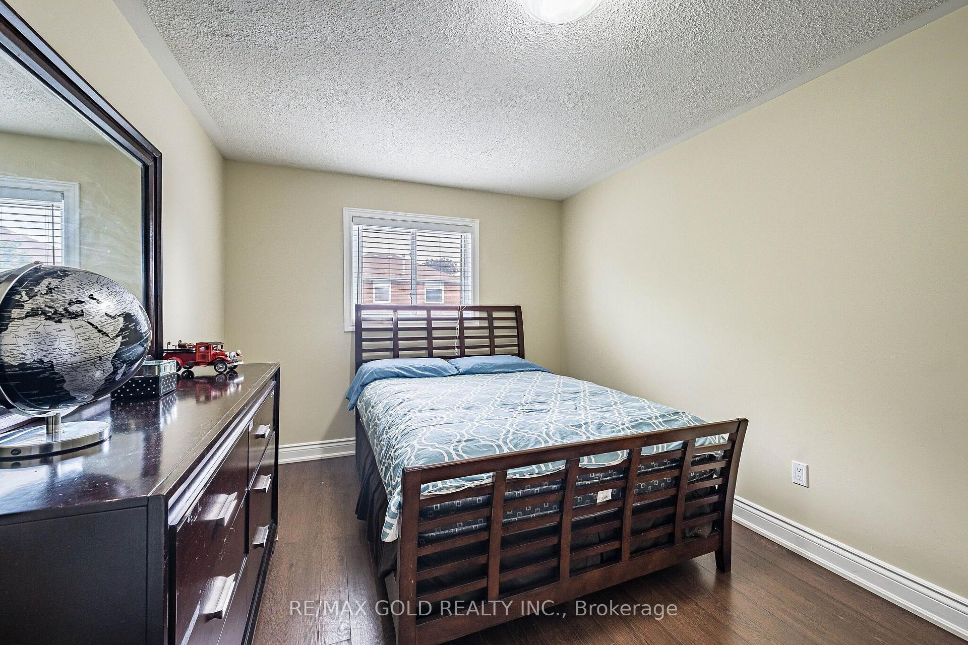 Photo 24 of 329 Howard Crescent, Orangeville — HOMEH