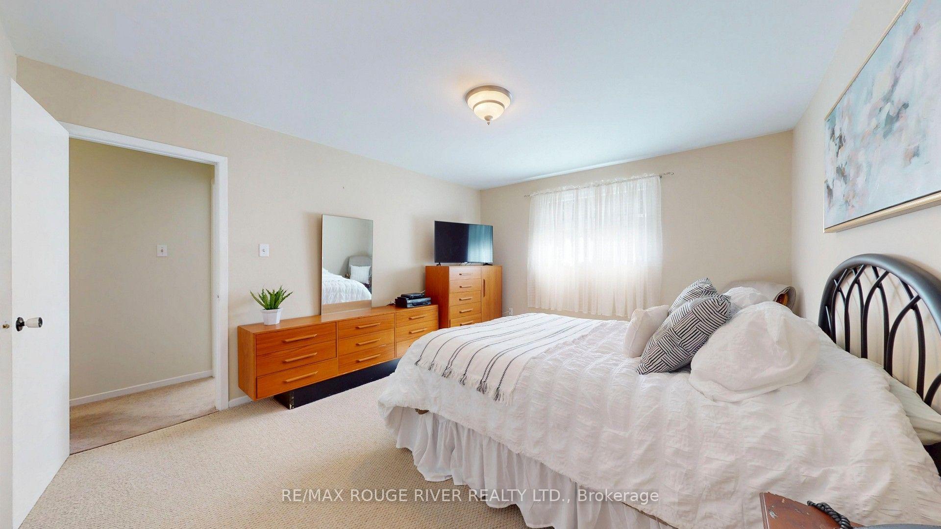 Photo 15 of 33 Pepper Tree Drive, Scarborough, Centennial Scarborough — HOMEH