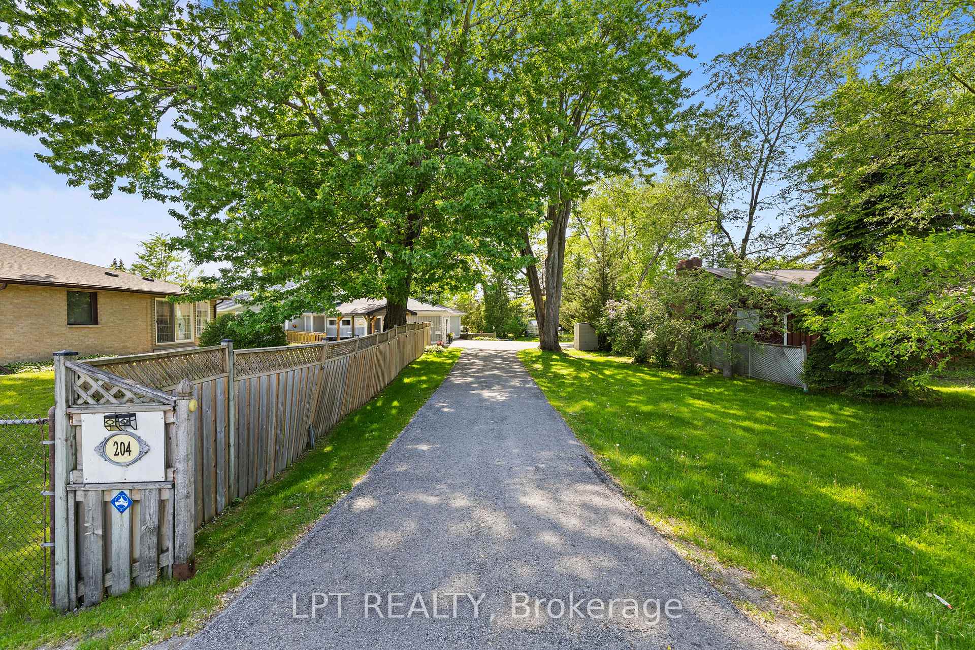 Photo 6 of 204A The Queensway, Georgina, Keswick North — HOMEH