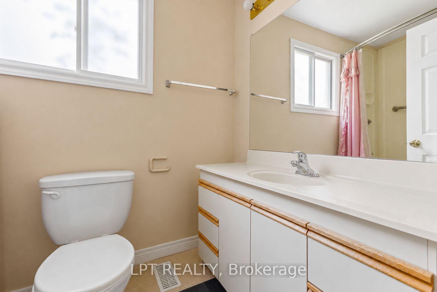 Photo 10 of 204A The Queensway, Georgina, Keswick North — HOMEH