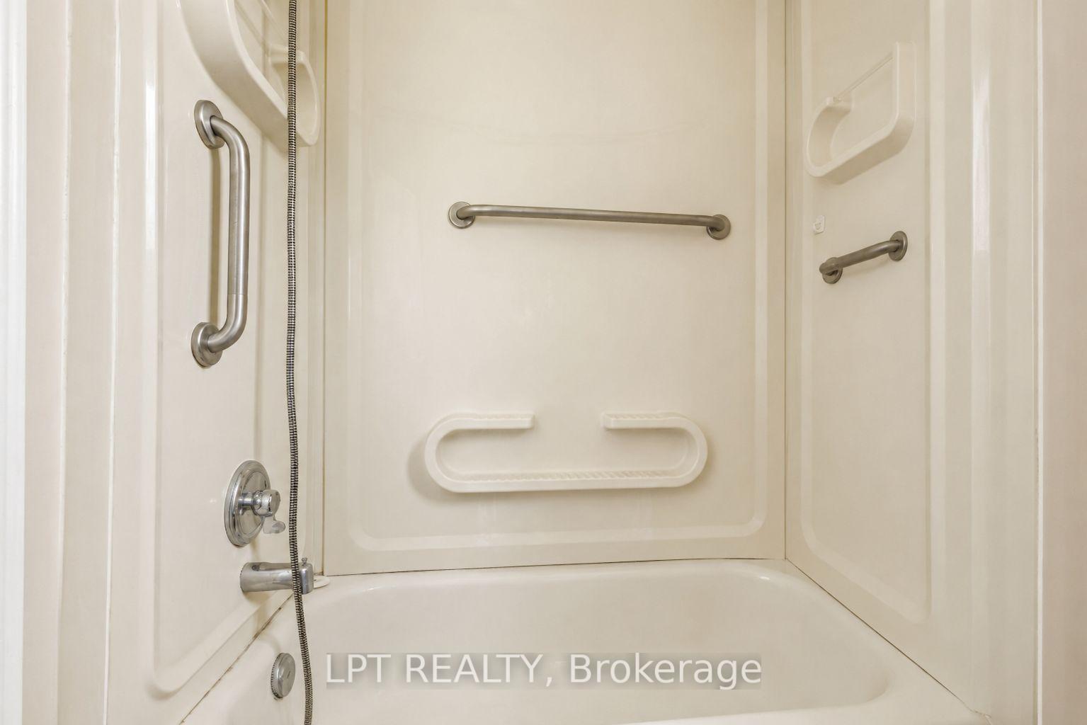 Photo 11 of 204A The Queensway, Georgina, Keswick North — HOMEH