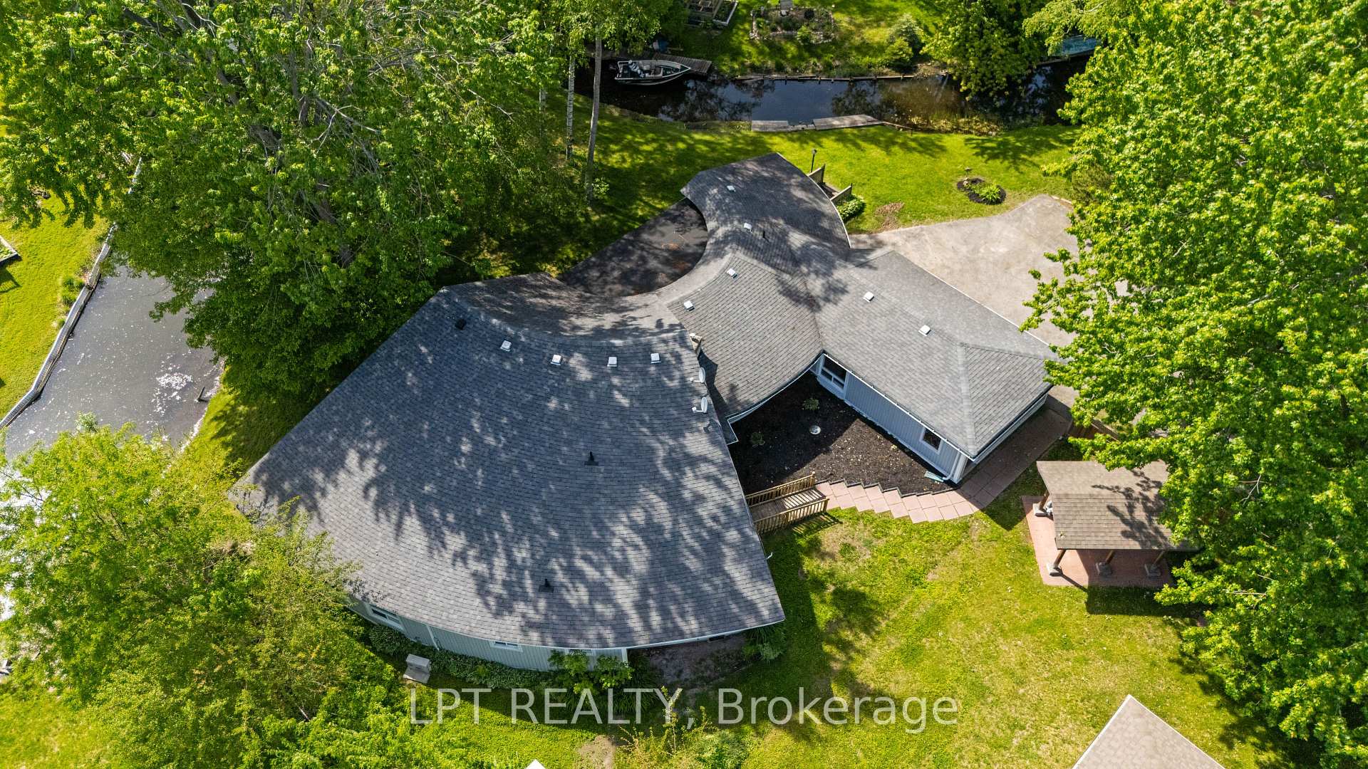 Photo 18 of 204A The Queensway, Georgina, Keswick North — HOMEH