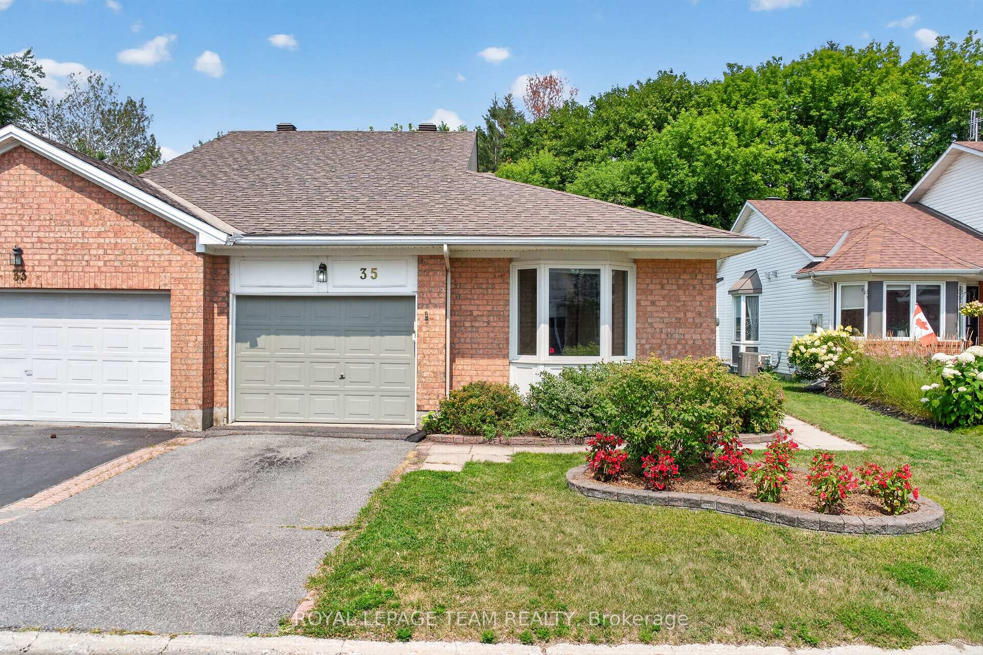 Photo 3 of 35 Billingham Crescent, Ottawa, Kanata - Morgan's Grant/South March — HOMEH
