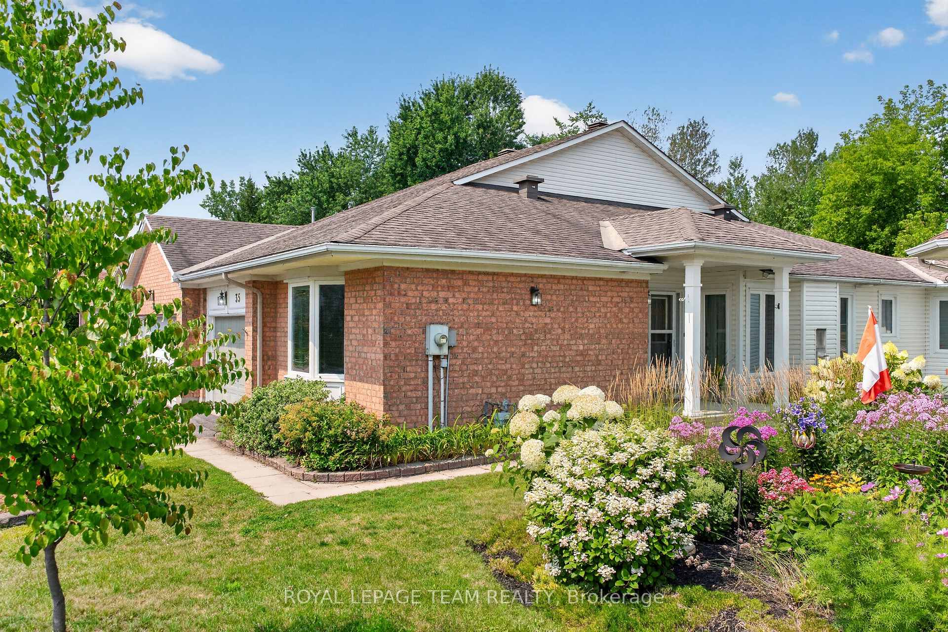 Photo 4 of 35 Billingham Crescent, Ottawa, Kanata - Morgan's Grant/South March — HOMEH
