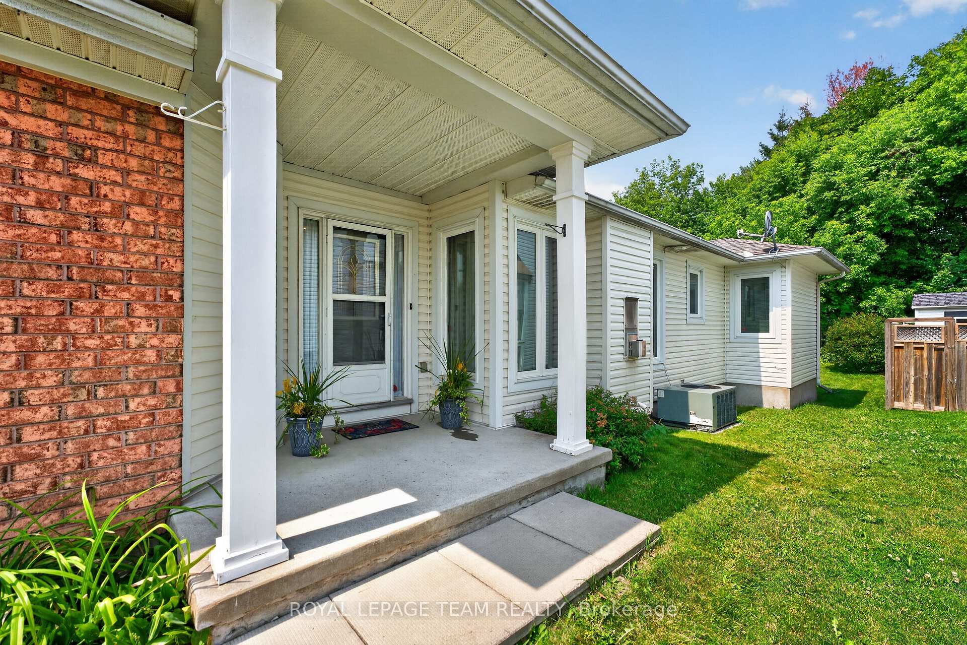 Photo 6 of 35 Billingham Crescent, Ottawa, Kanata - Morgan's Grant/South March — HOMEH