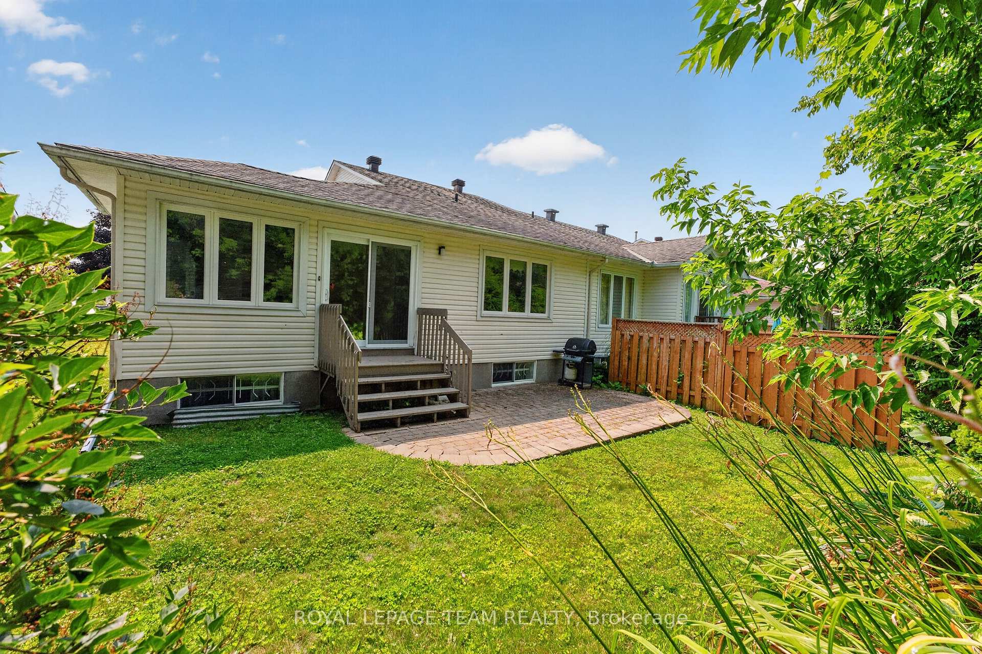 Photo 11 of 35 Billingham Crescent, Ottawa, Kanata - Morgan's Grant/South March — HOMEH