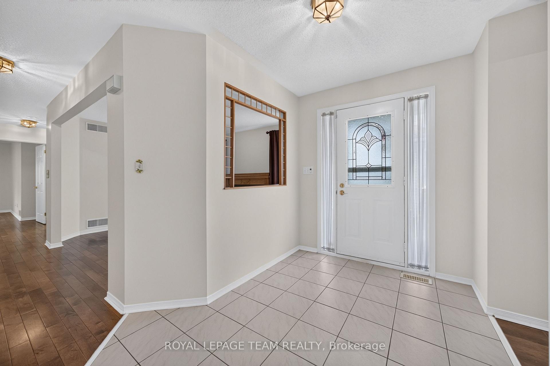 Photo 14 of 35 Billingham Crescent, Ottawa, Kanata - Morgan's Grant/South March — HOMEH