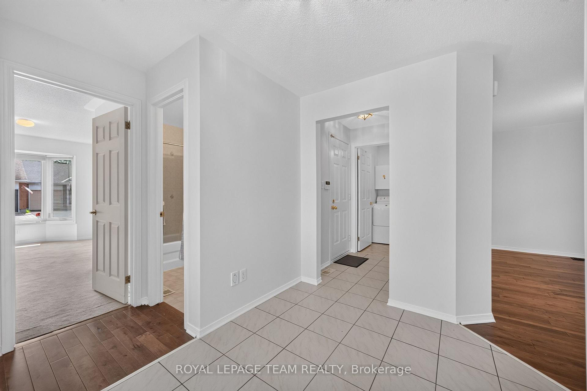 Photo 15 of 35 Billingham Crescent, Ottawa, Kanata - Morgan's Grant/South March — HOMEH