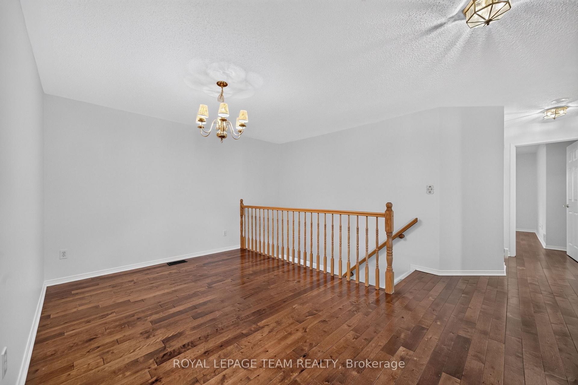 Photo 17 of 35 Billingham Crescent, Ottawa, Kanata - Morgan's Grant/South March — HOMEH